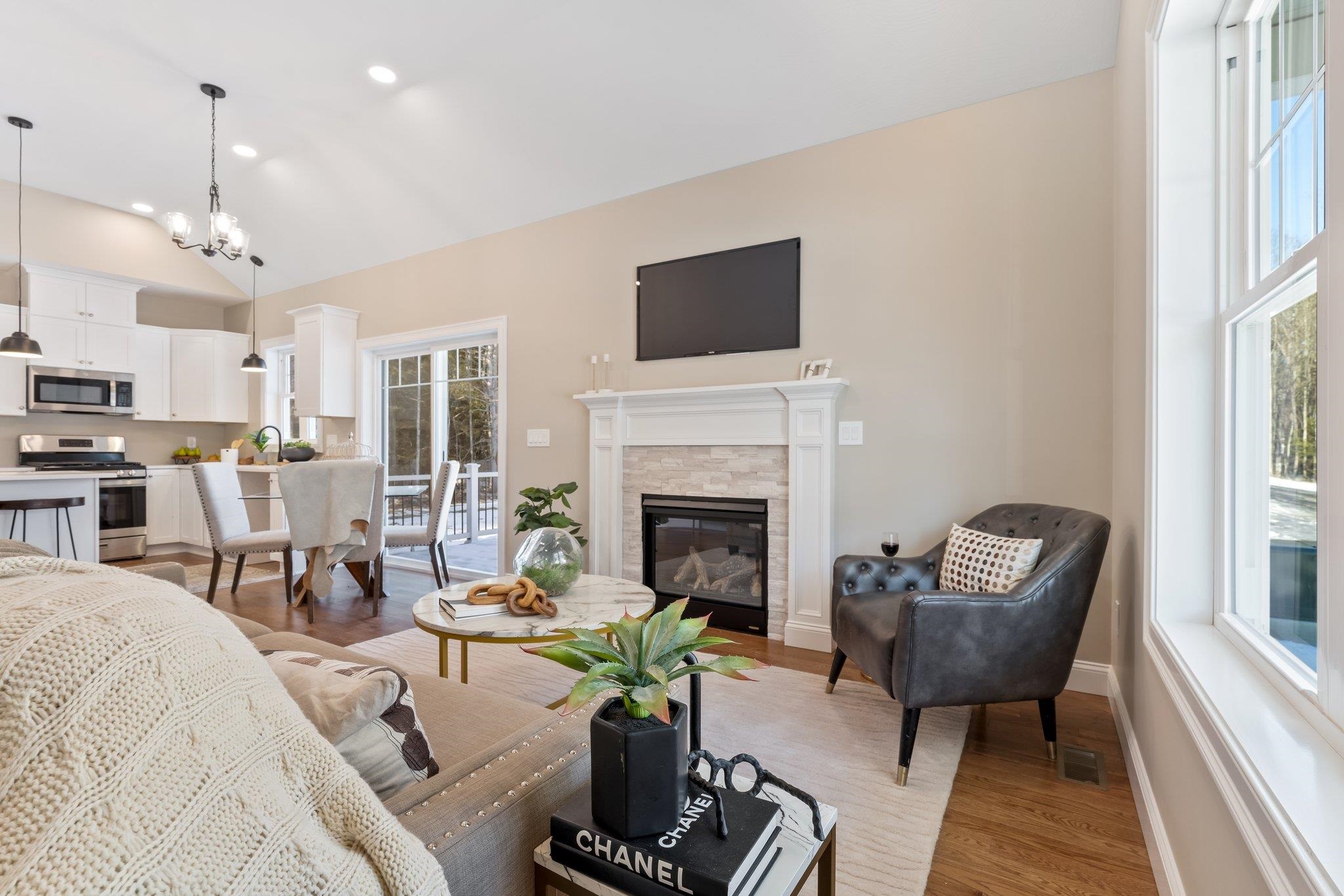 2A Renee Dr, Amherst, NH 03031