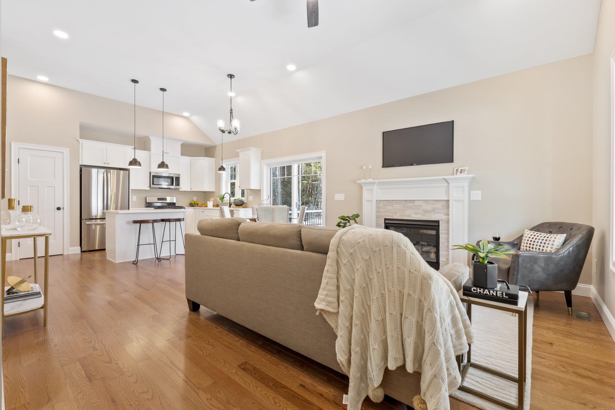 2A Renee Dr, Amherst, NH 03031