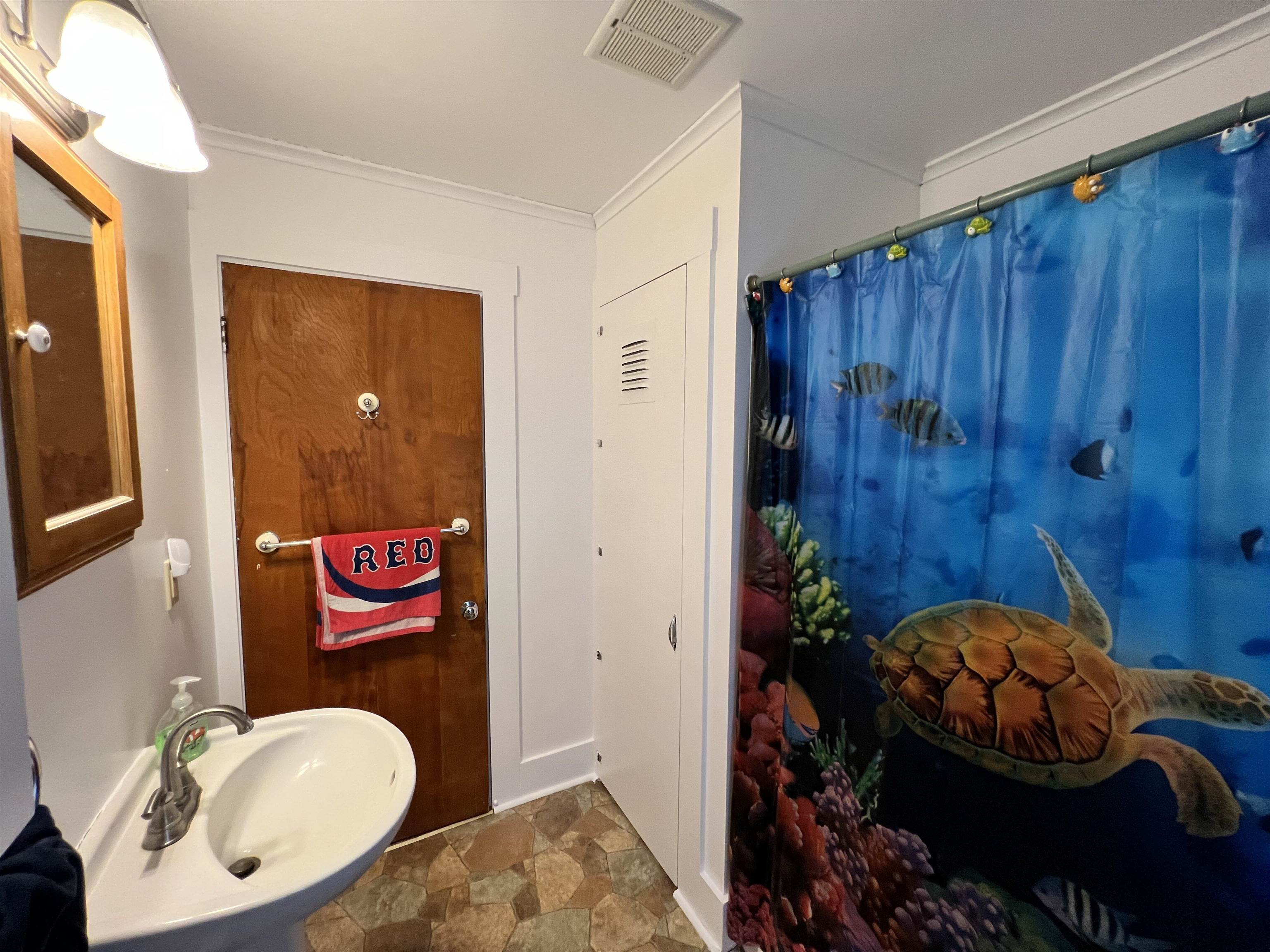 214 Main St, Alton, NH 03809