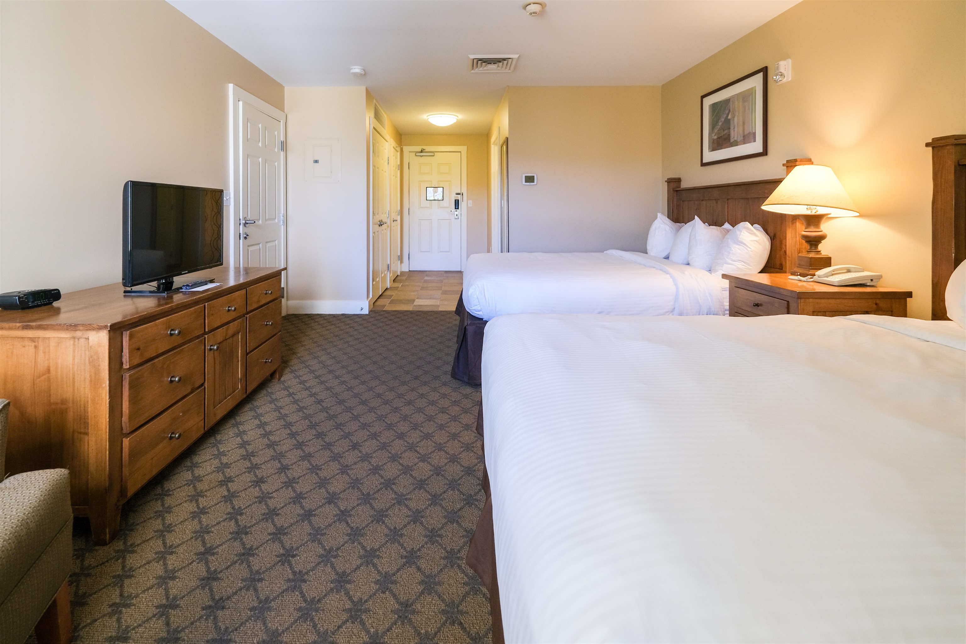 Bedroom en suite with bath