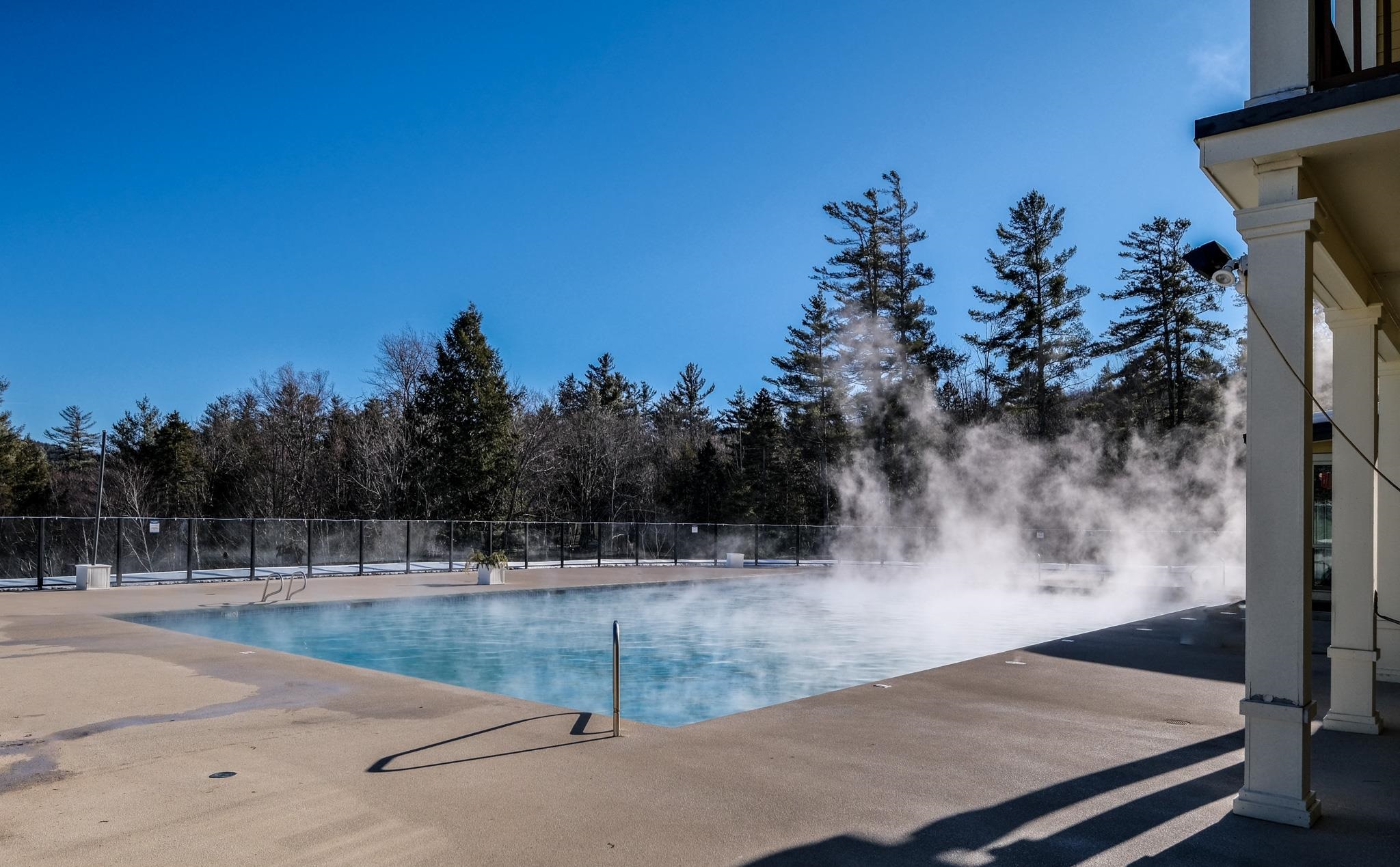 Jackson Gore Inn pool