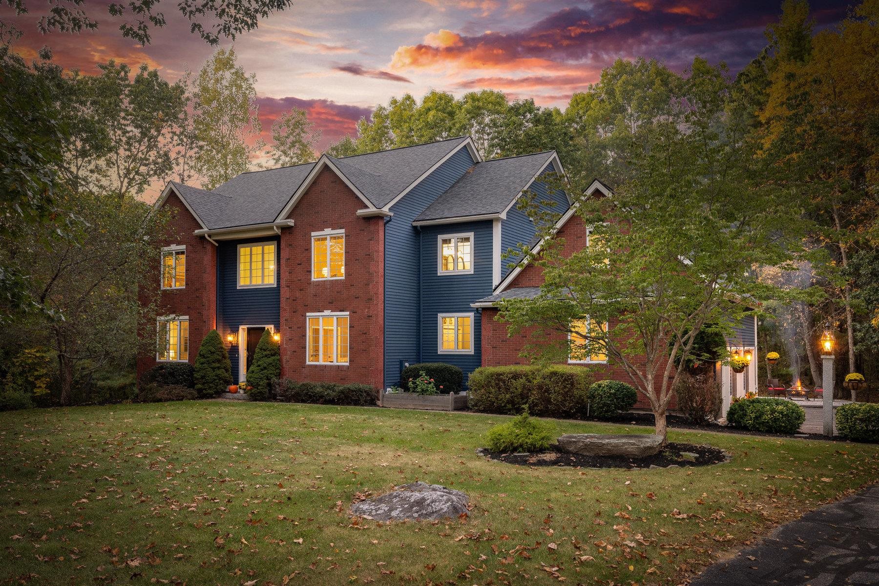 8 Winterberry Ln, North Hampton, NH 03862