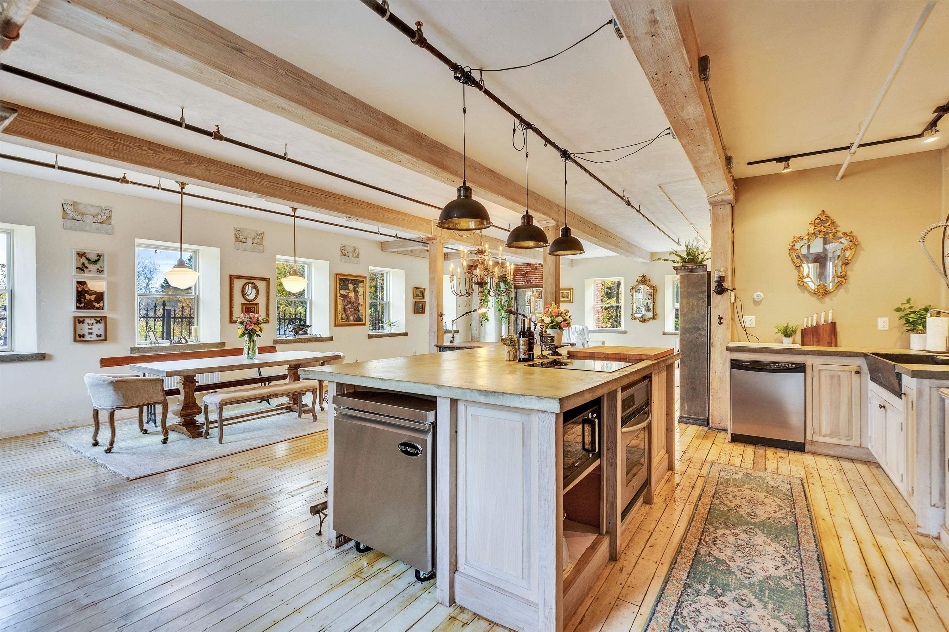 374 Union St, Peterborough, NH 03458