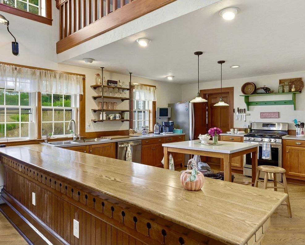 14 Curtis Road — photo 3