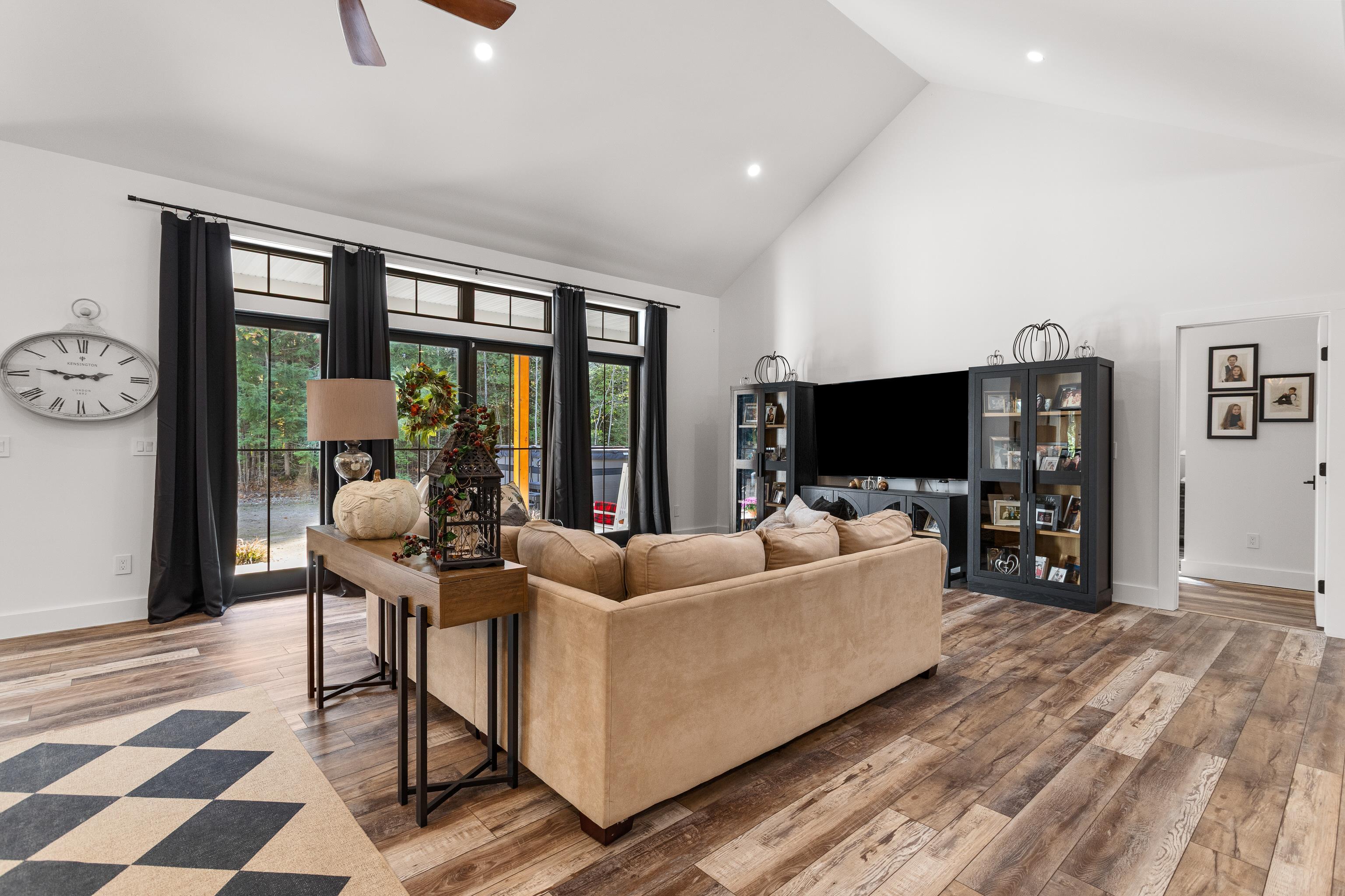 123 Oxbow Ln, Conway, NH 03818