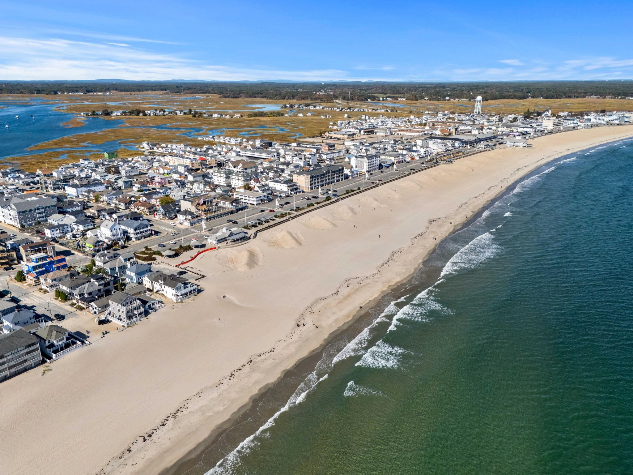 10 Haverhill Ave, Hampton, NH 03842