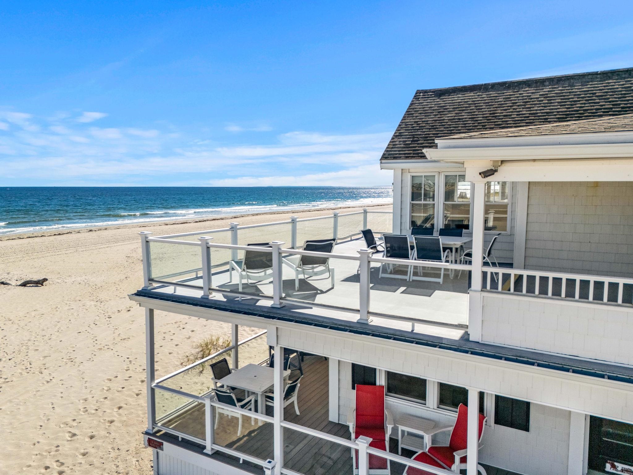 10 Haverhill Ave, Hampton, NH 03842