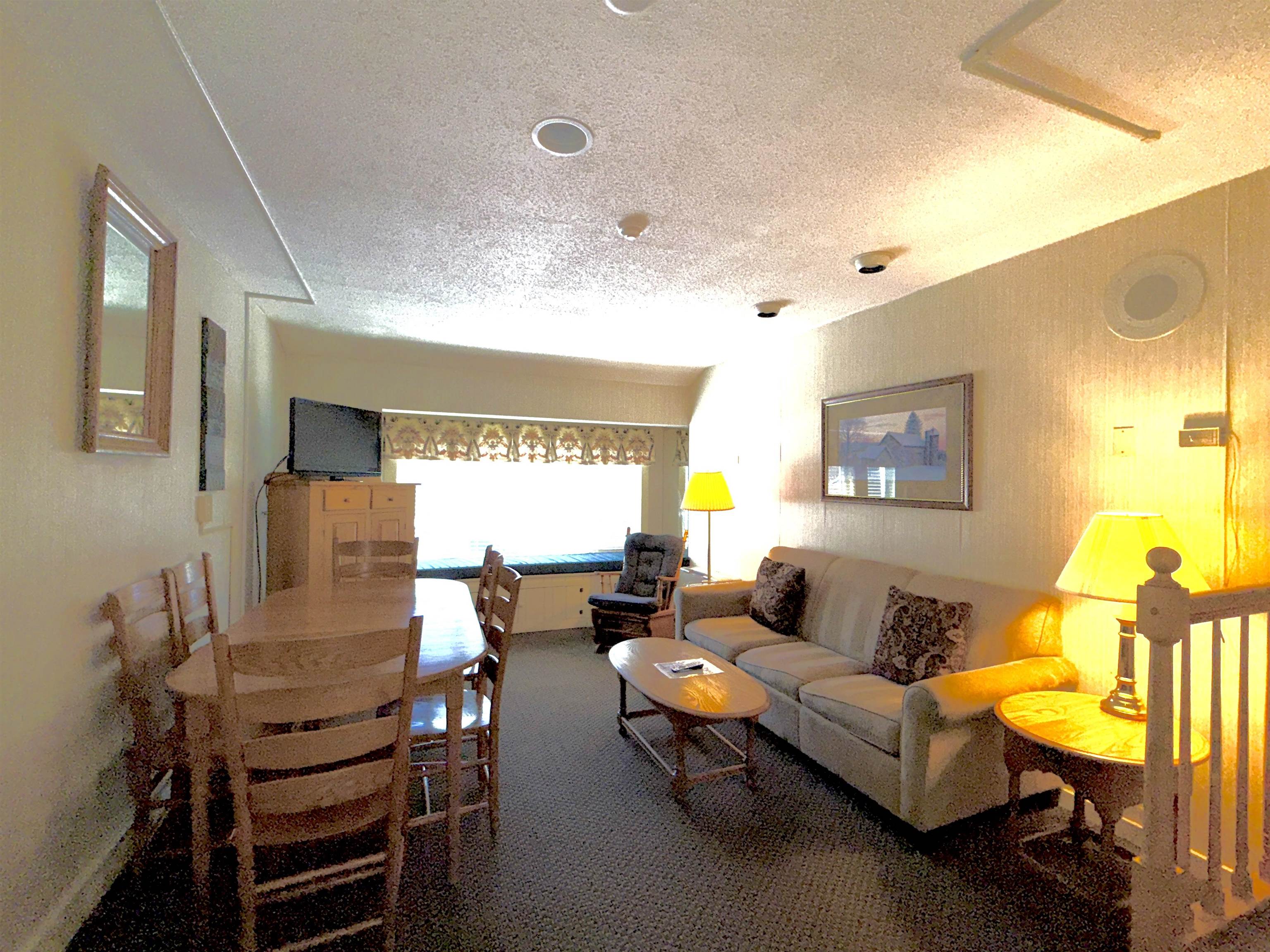 Living rm and dinning are open concept