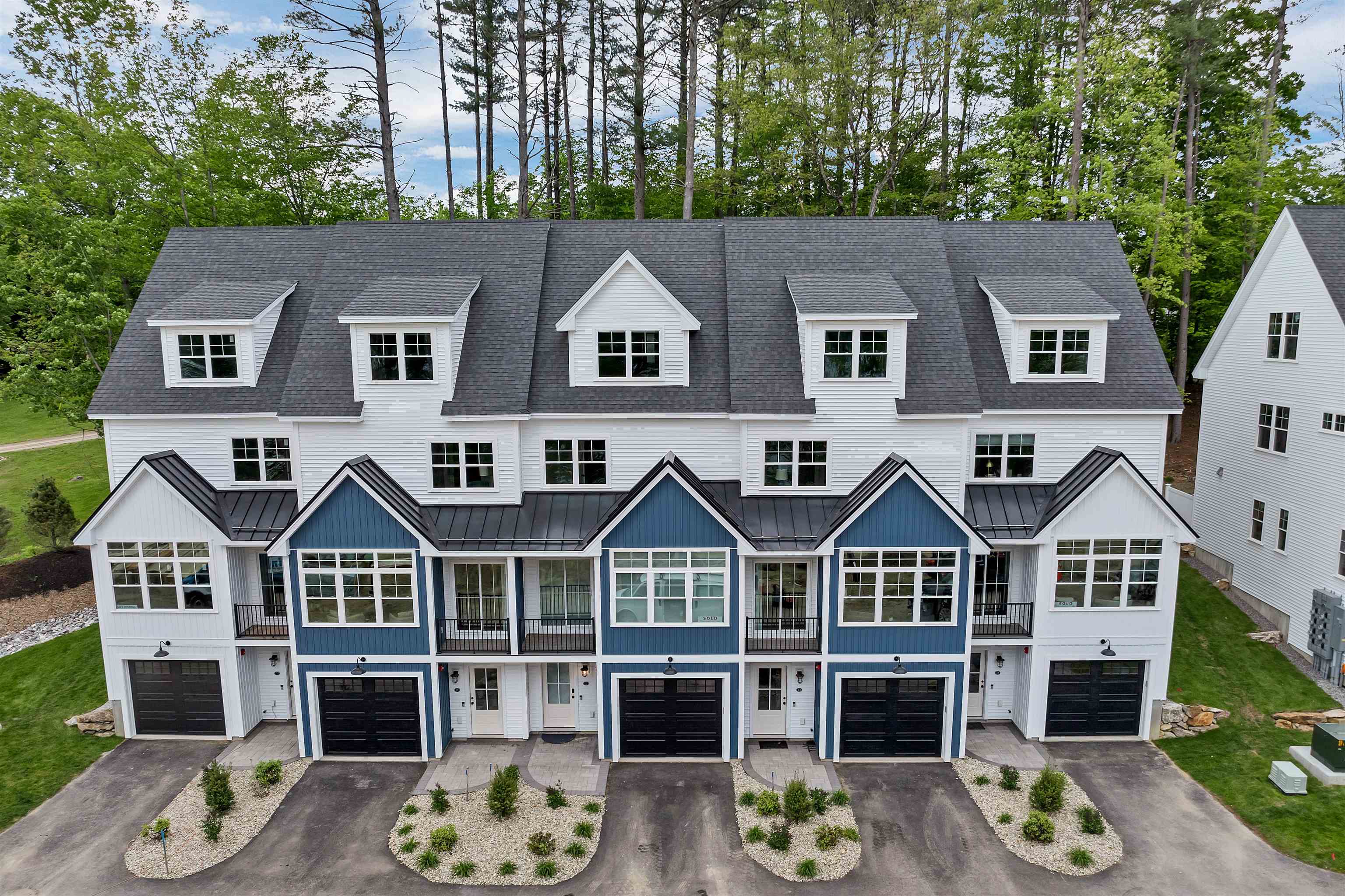 60 White Oaks Road — photo 1