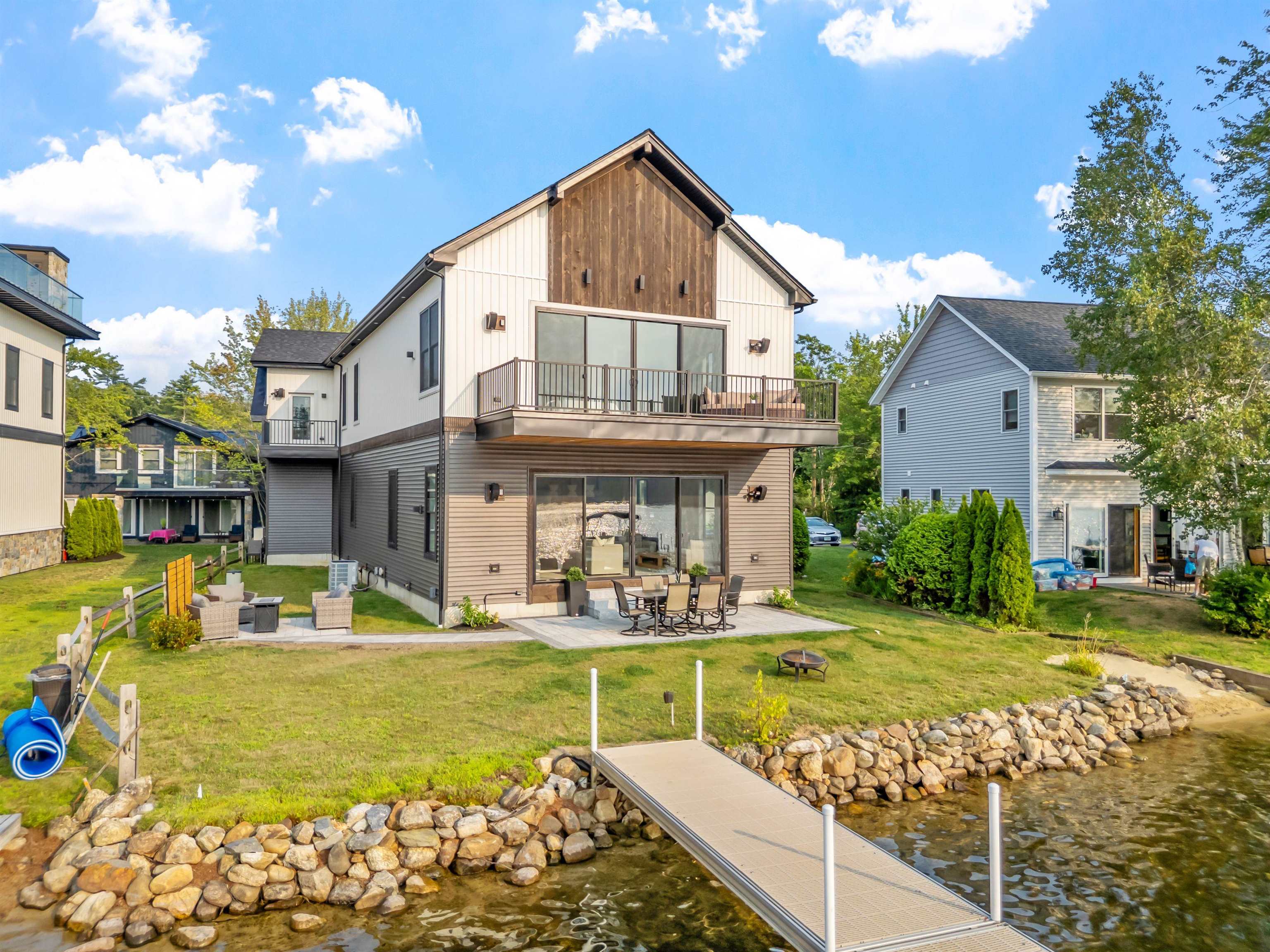 82 Sunset Dr, Belmont, NH 03220