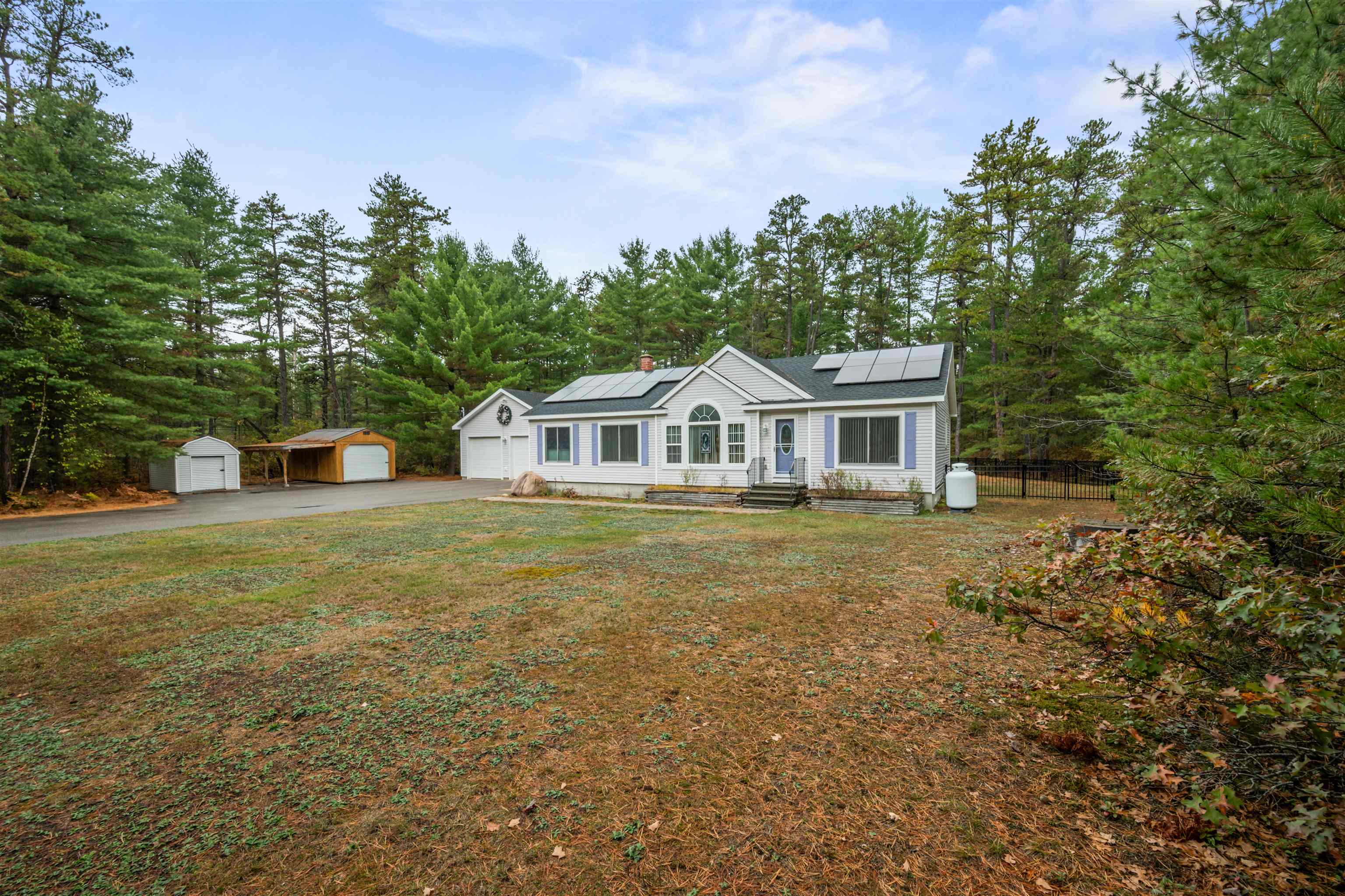 156 Fawn Dr, Madison, NH 03875