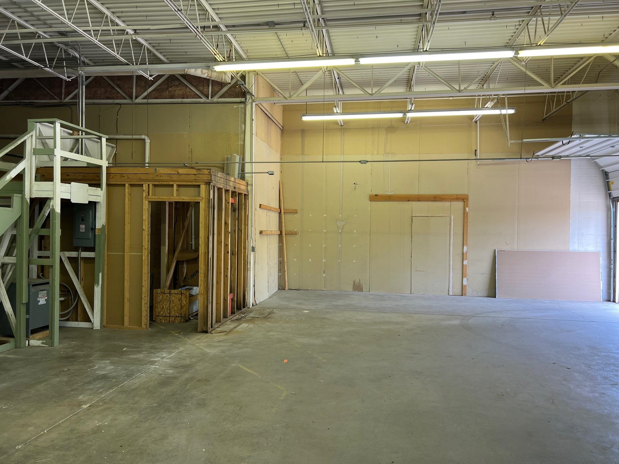 14 Lexington Drive — photo 2