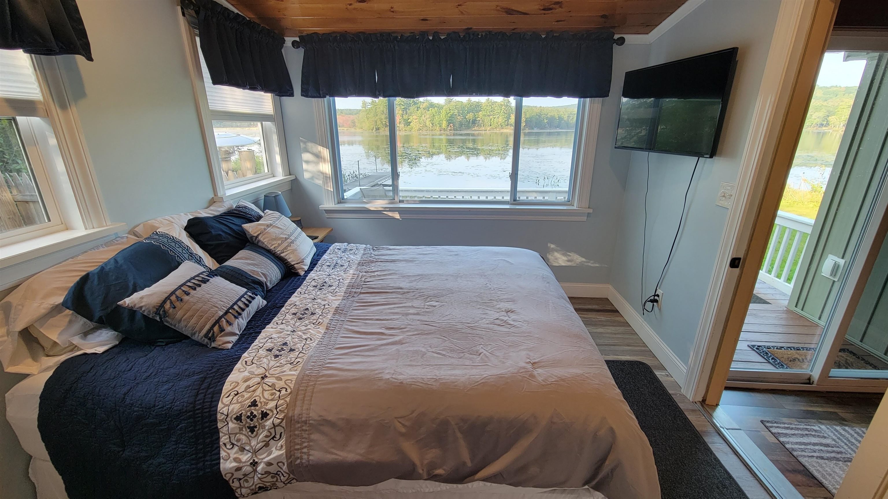 153 Lakeshore Dr, Gilmanton, NH 03237