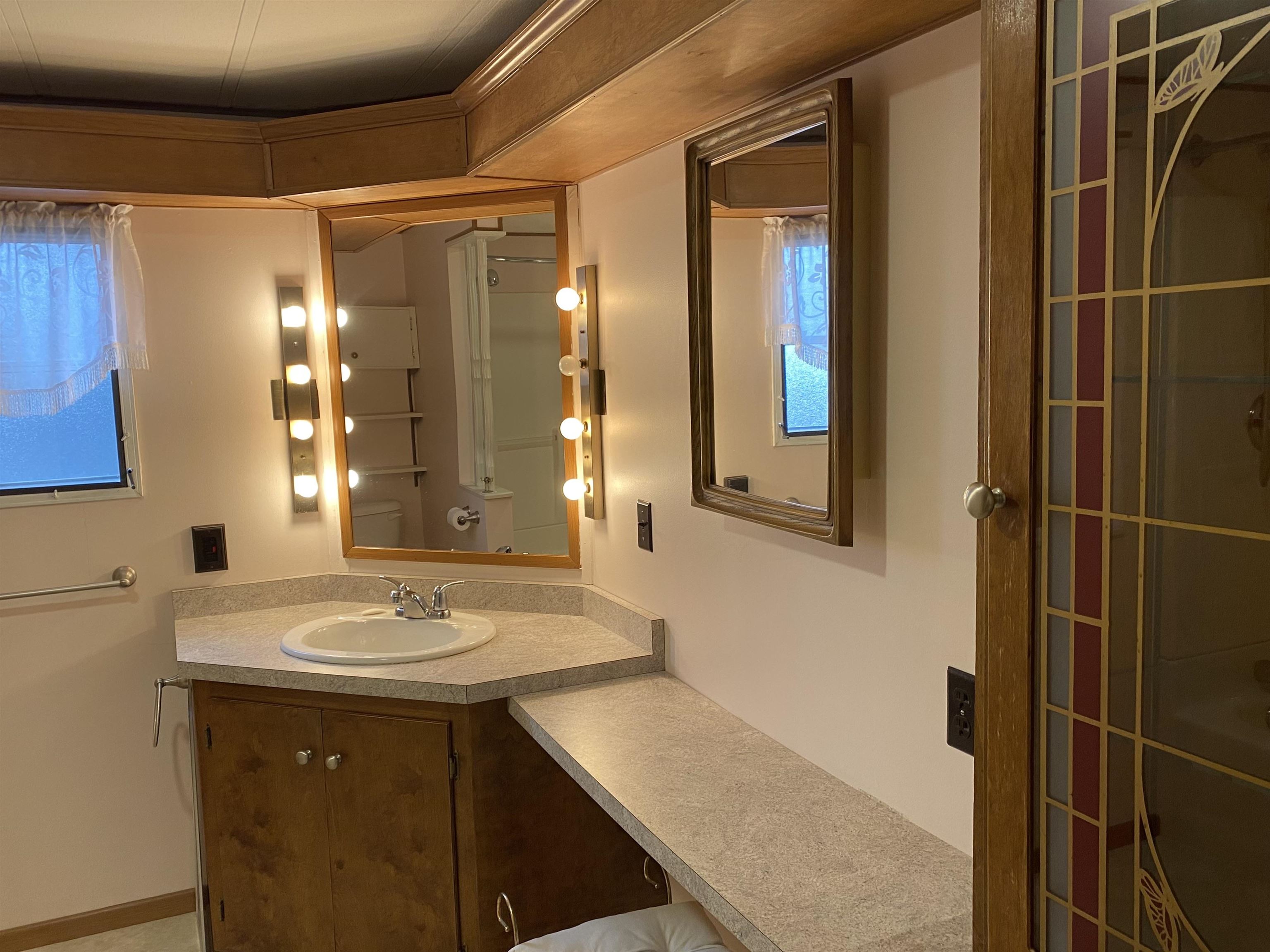 9 Paradise St, Gorham, NH 03581