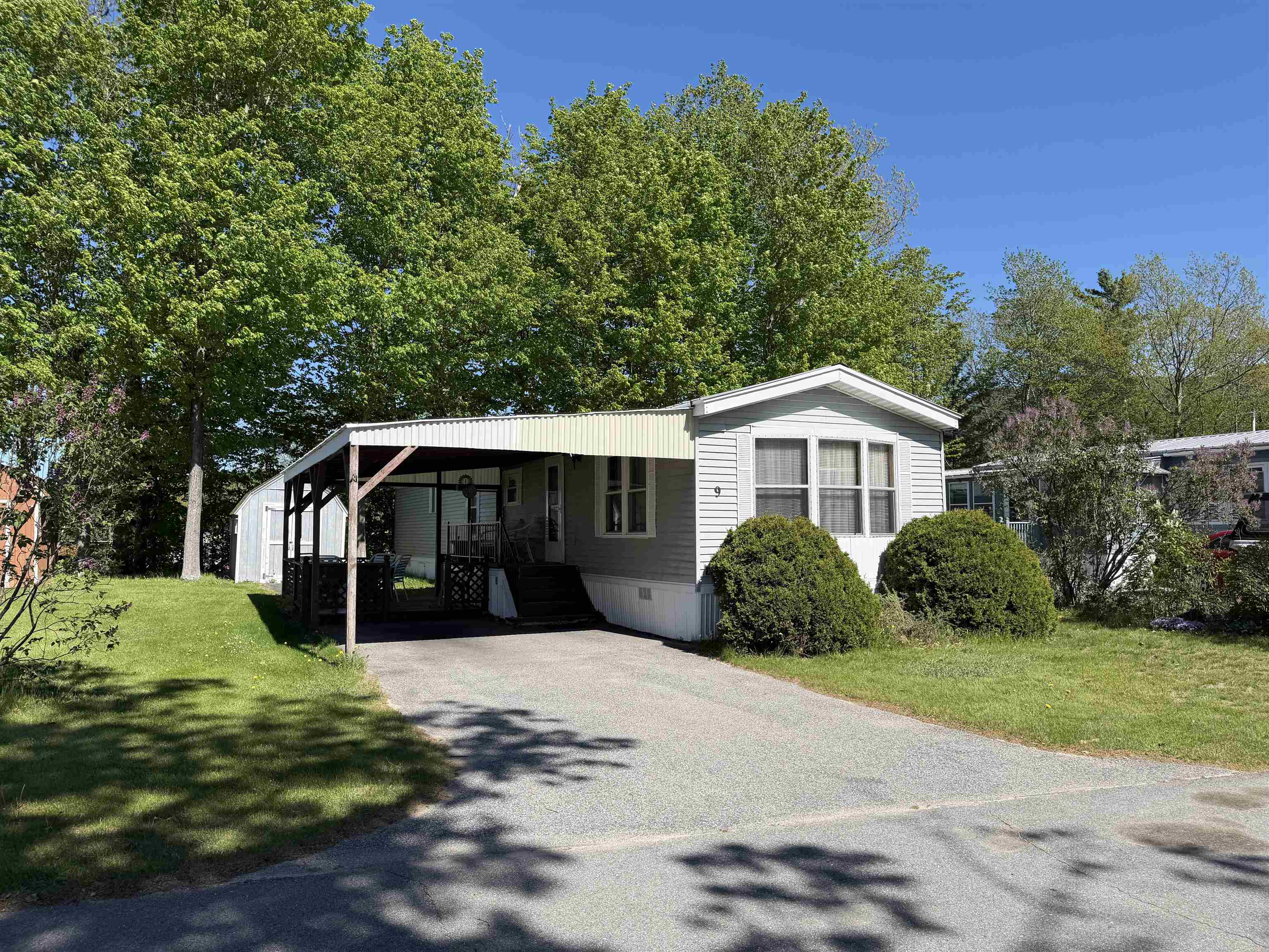 9 Paradise St, Gorham, NH 03581