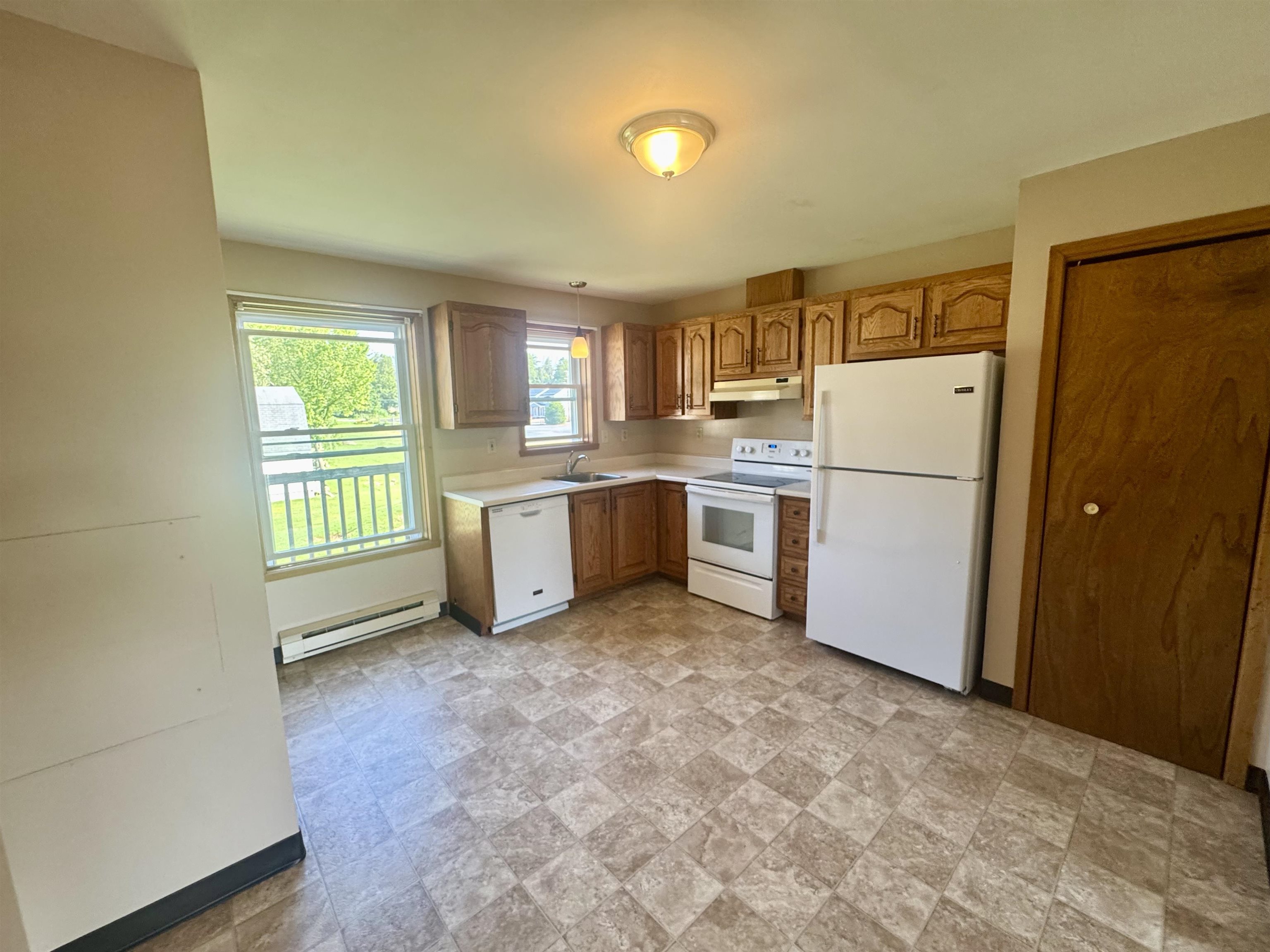 31 Central St, Hillsborough, NH 03244