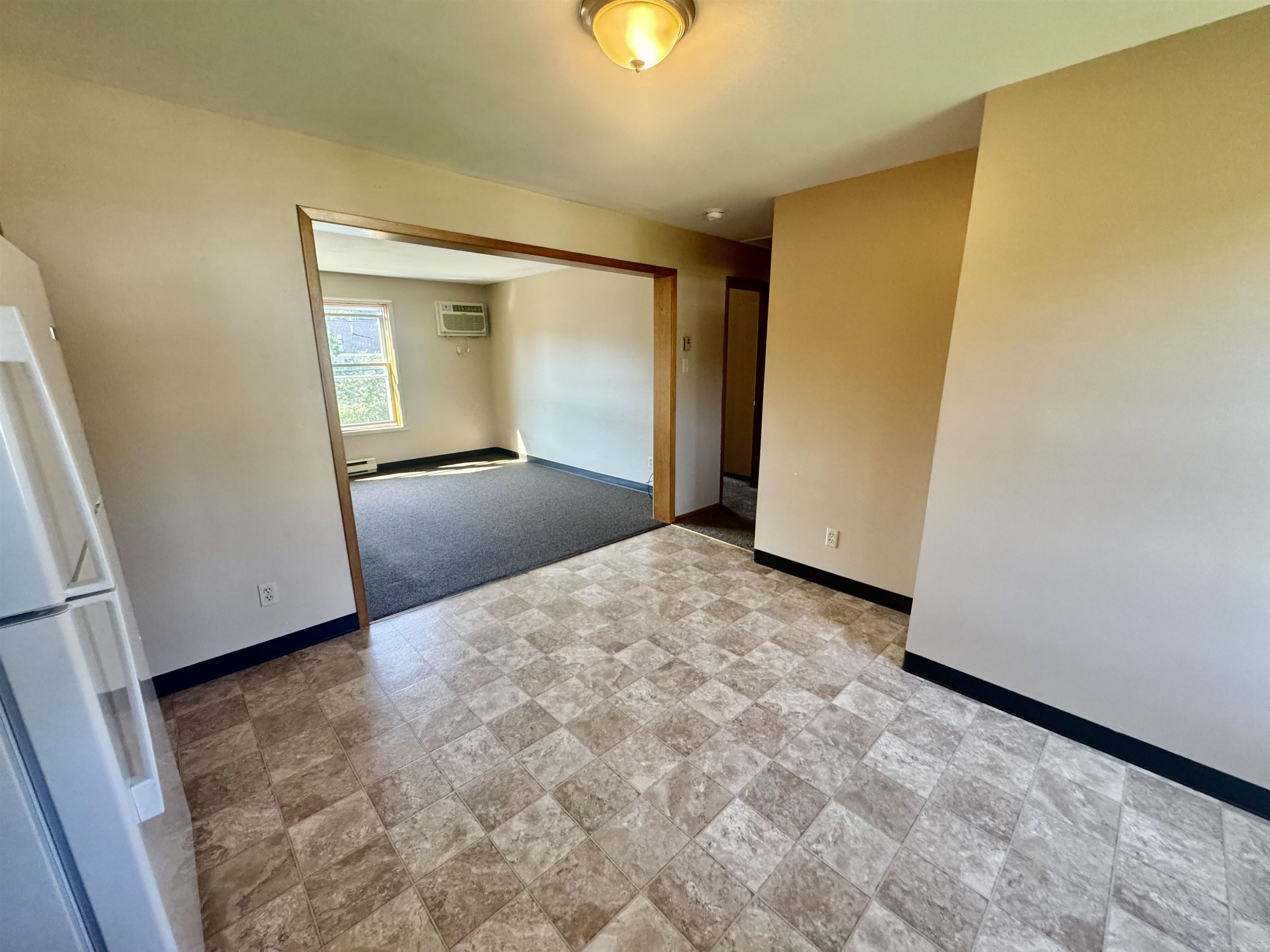 31 Central St, Hillsborough, NH 03244