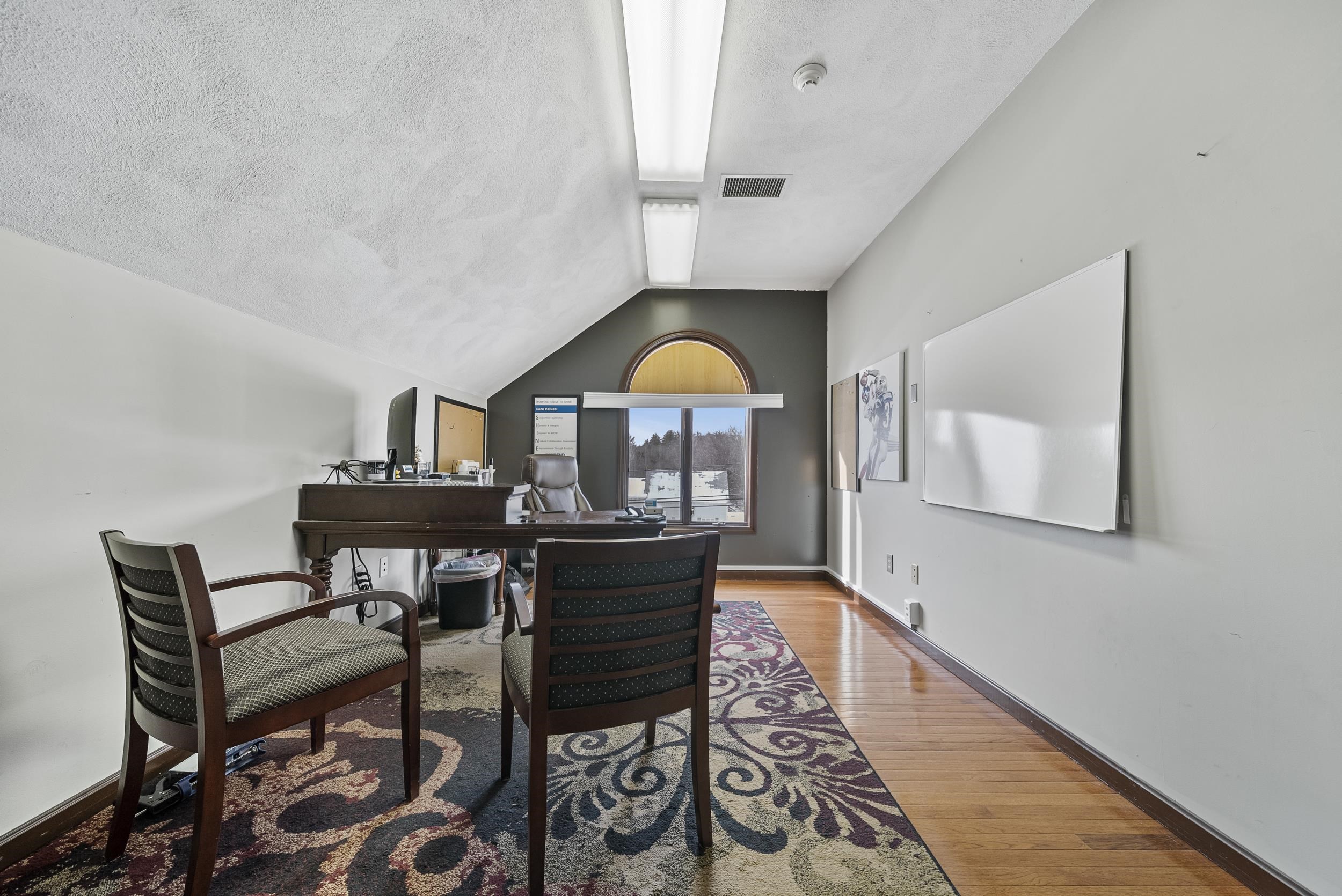 91 Plaistow Rd, Plaistow, NH 03865