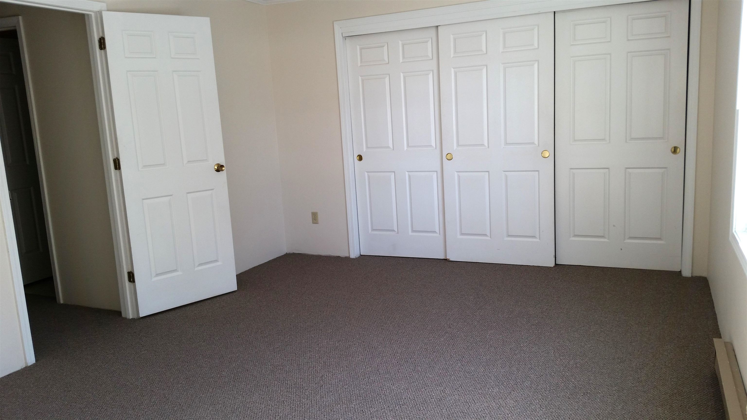 Bedroom closets 24284296