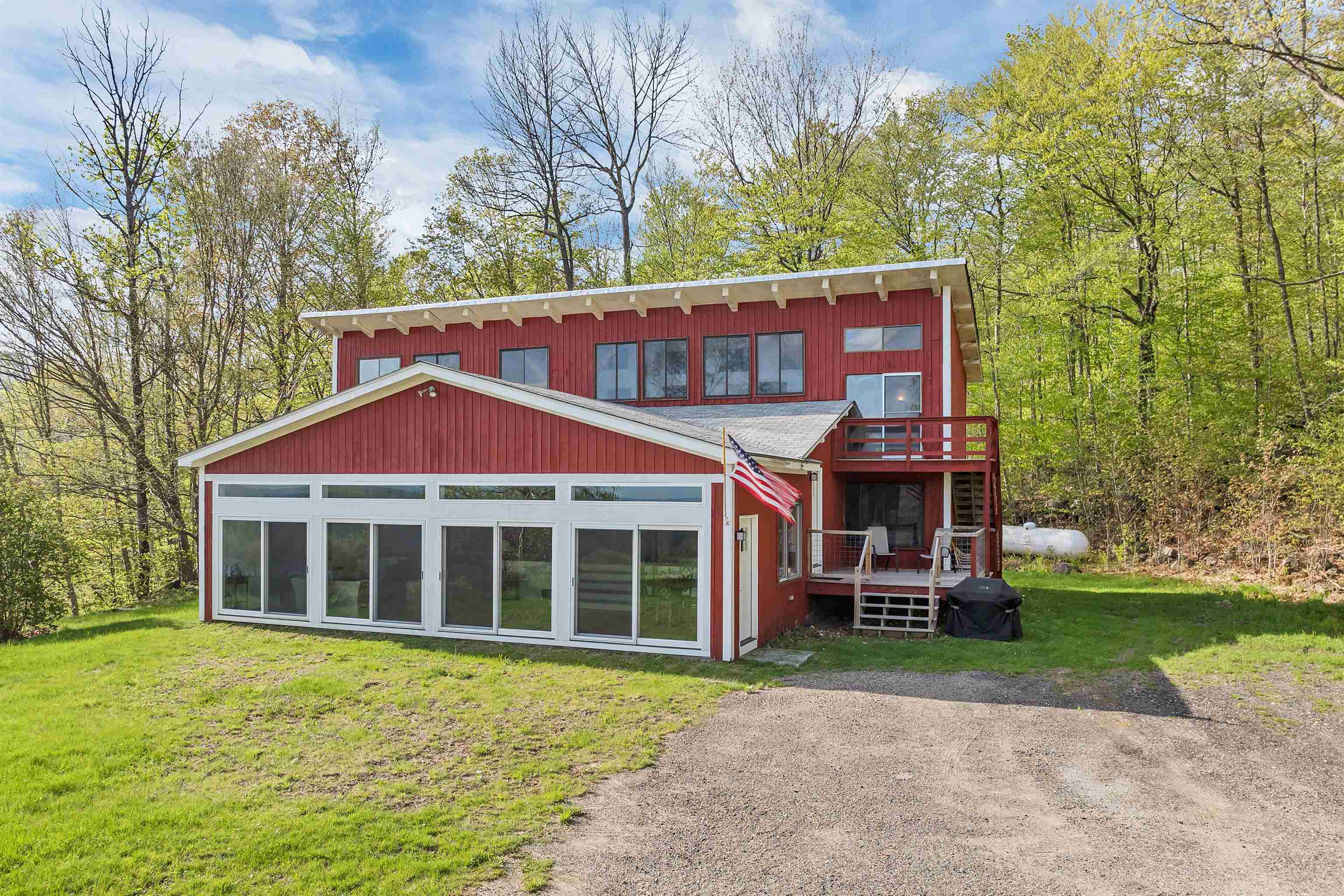 768 Doetown Rd, Rumney, NH 03266