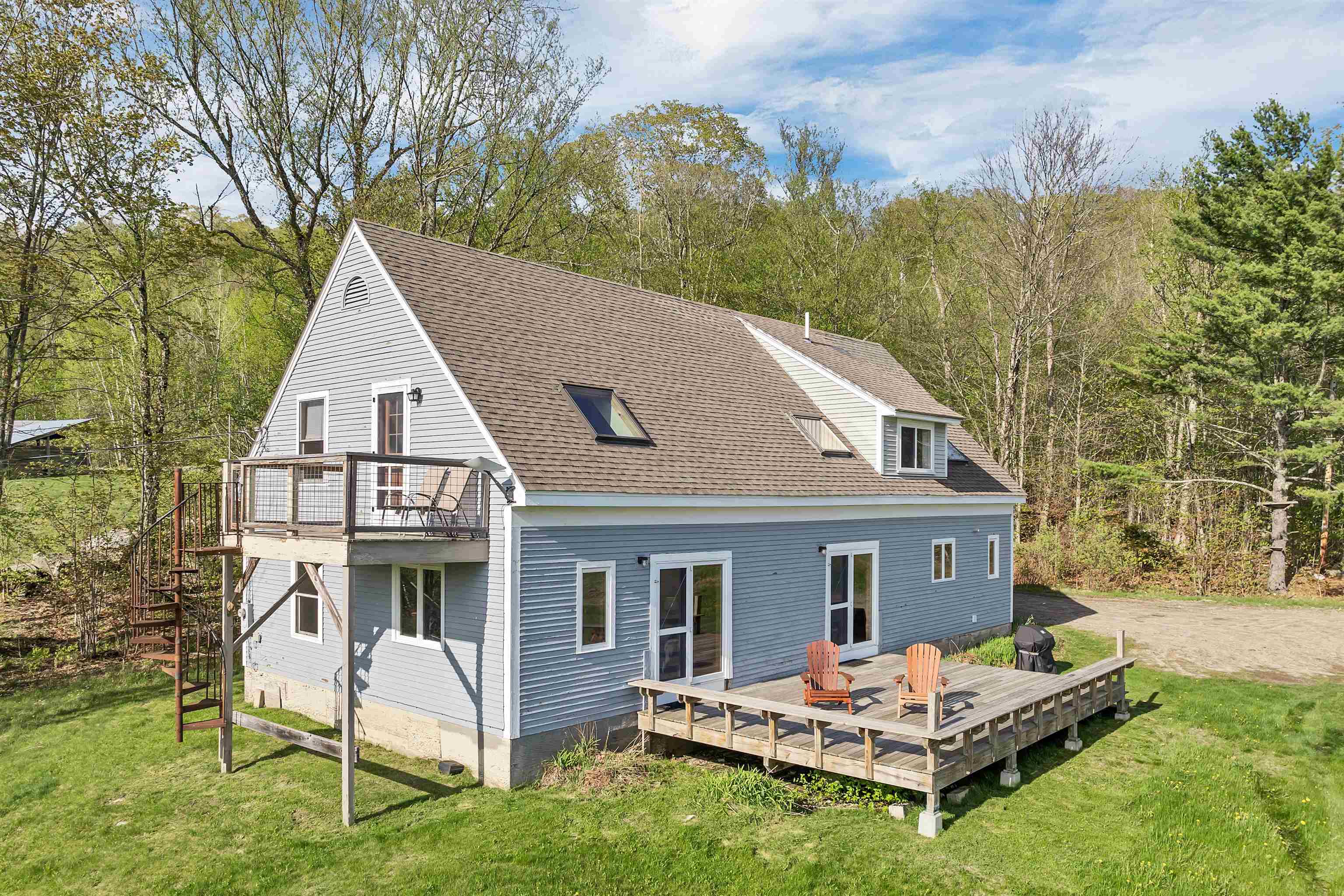 768 Doetown Rd, Rumney, NH 03266