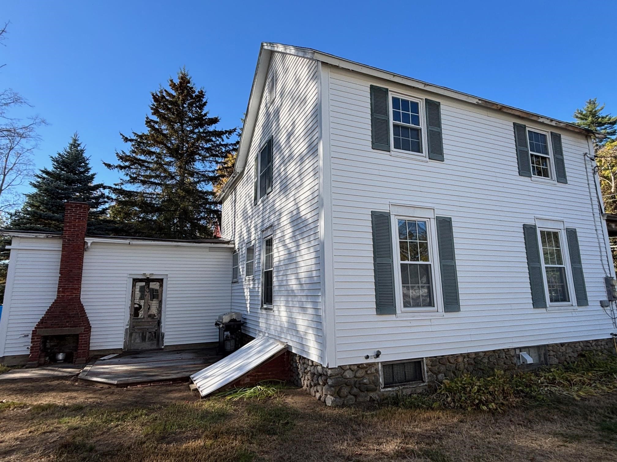 239 Gilford Avenue — photo 2