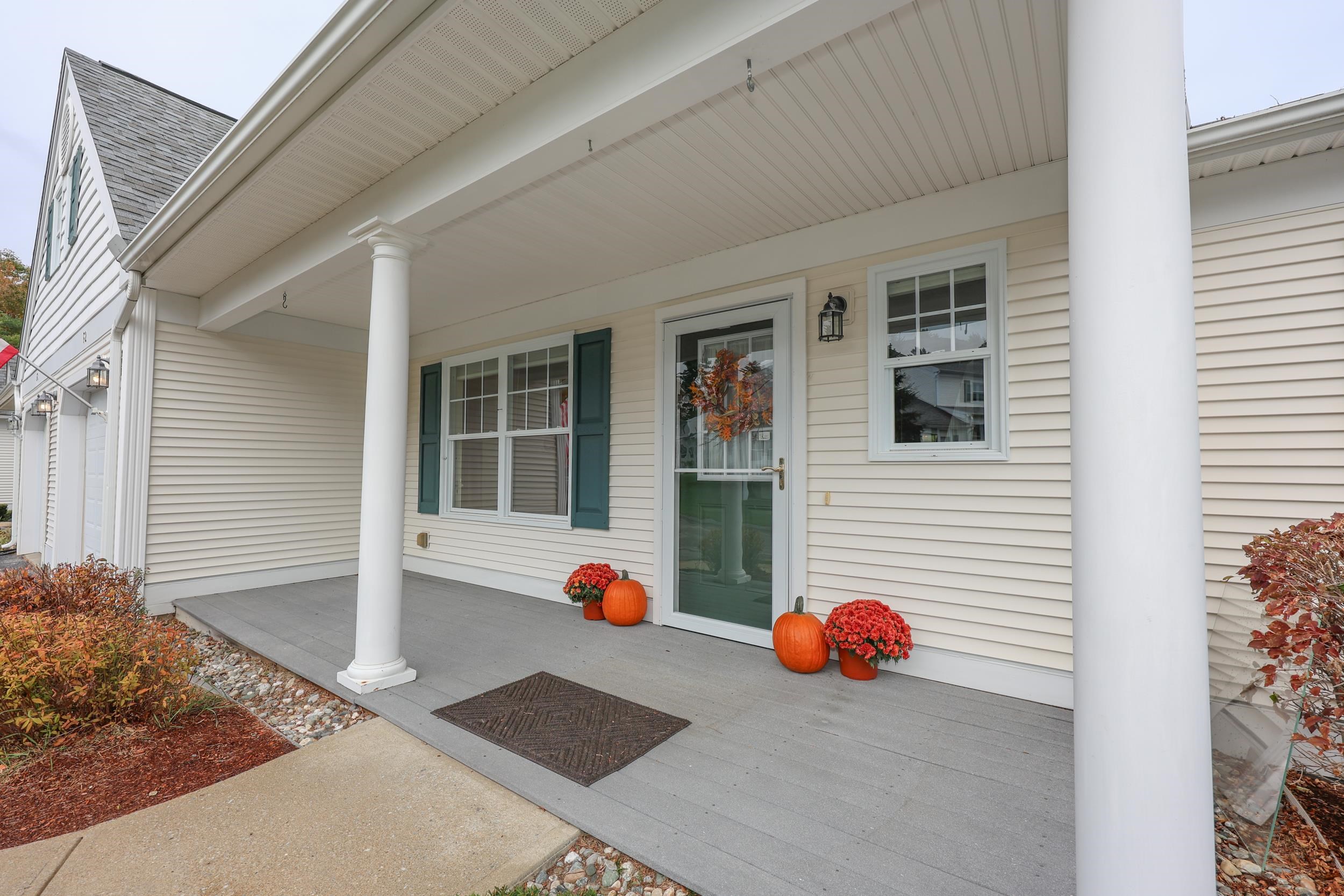 4 Bow Center Rd, Bow, NH 03304