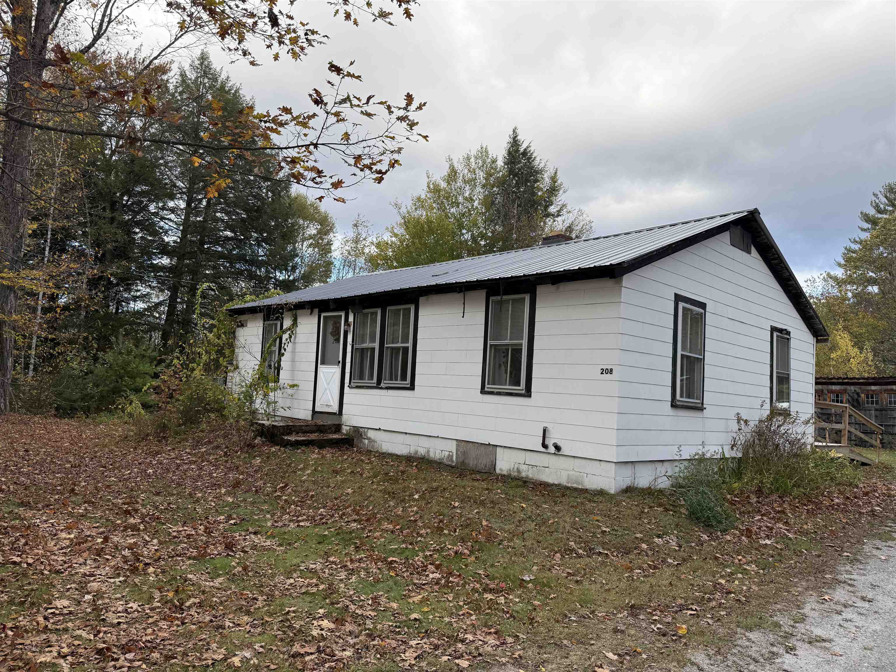 208 New Hebron Rd, Plymouth, NH 03264