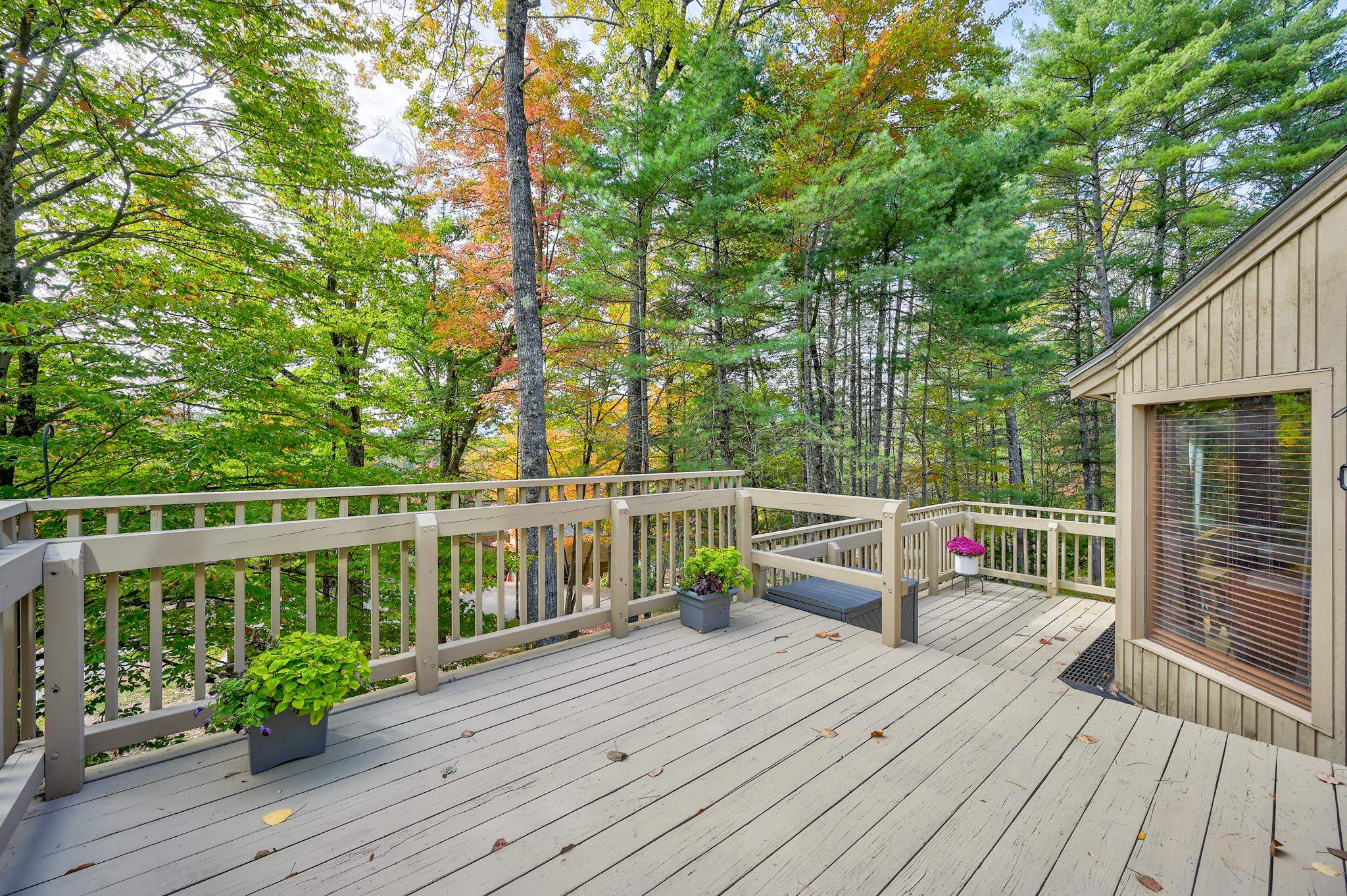 72 Cranmore Woods Ln, Conway, NH 03860