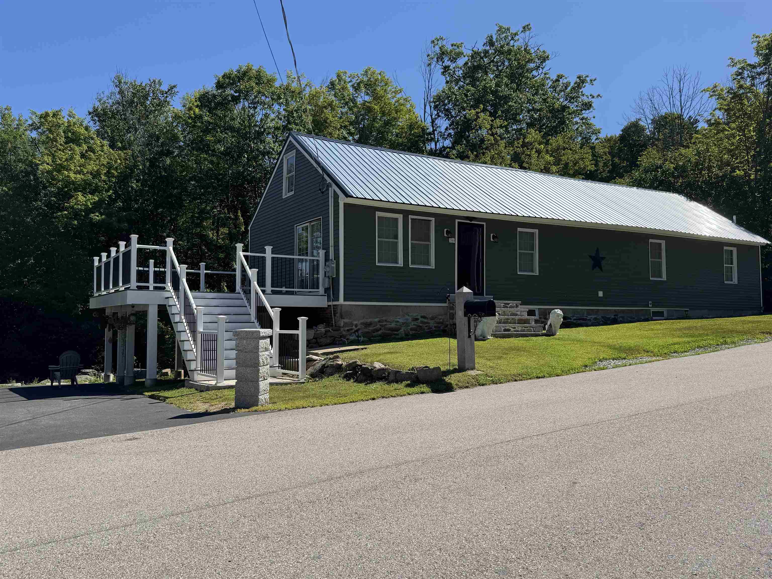 36 Mill St, New Ipswich, NH 03071