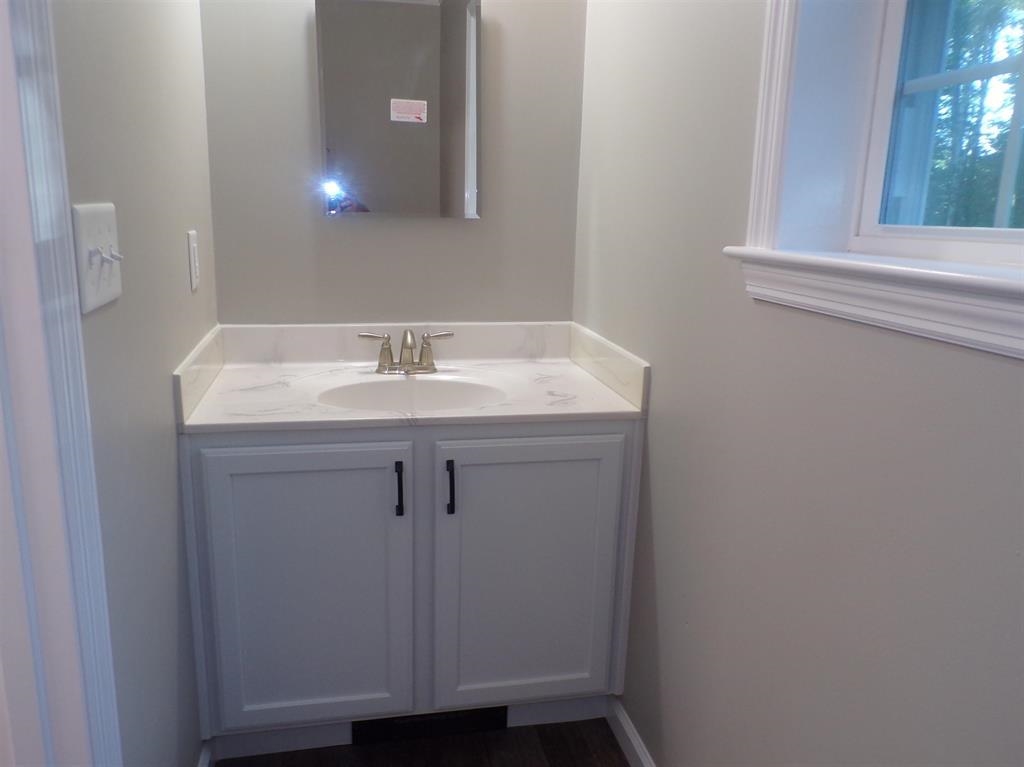 526 Salisbury Rd, Franklin, NH 03235