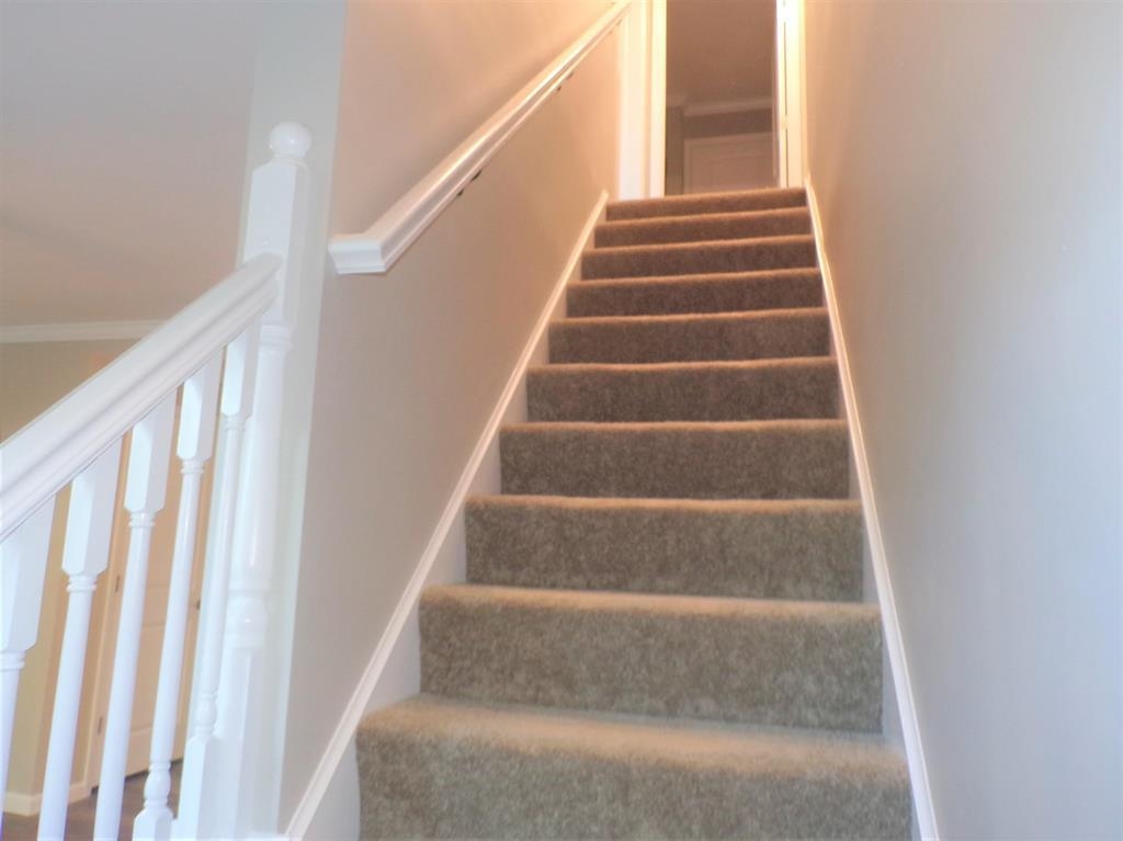 526 Salisbury Rd, Franklin, NH 03235