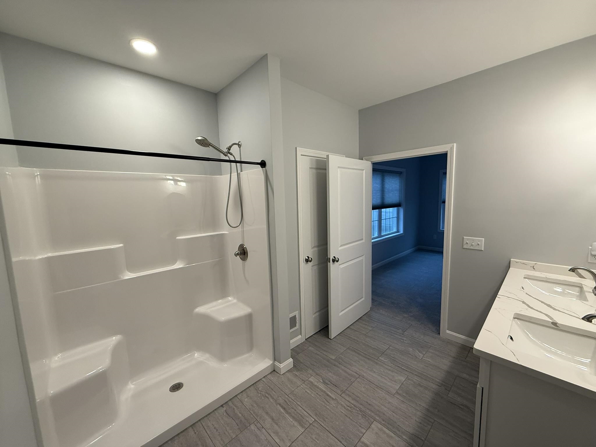 11 Venus Way, Pelham, NH 03076