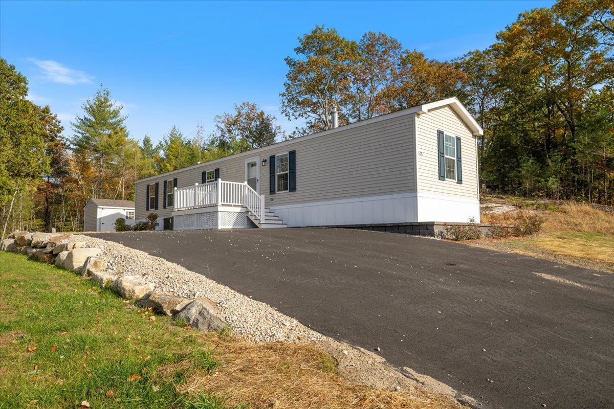 843 High St, Candia, NH 03034