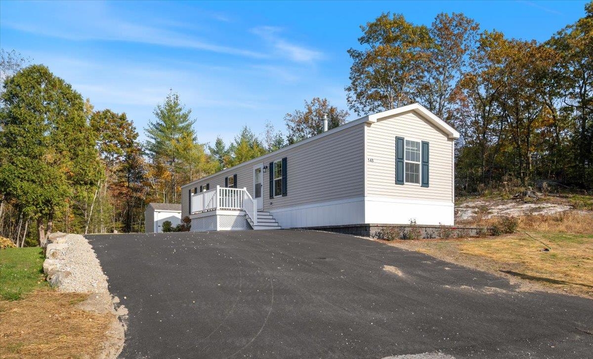 843 High St, Candia, NH 03034