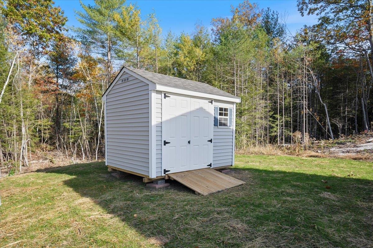 843 High St, Candia, NH 03034