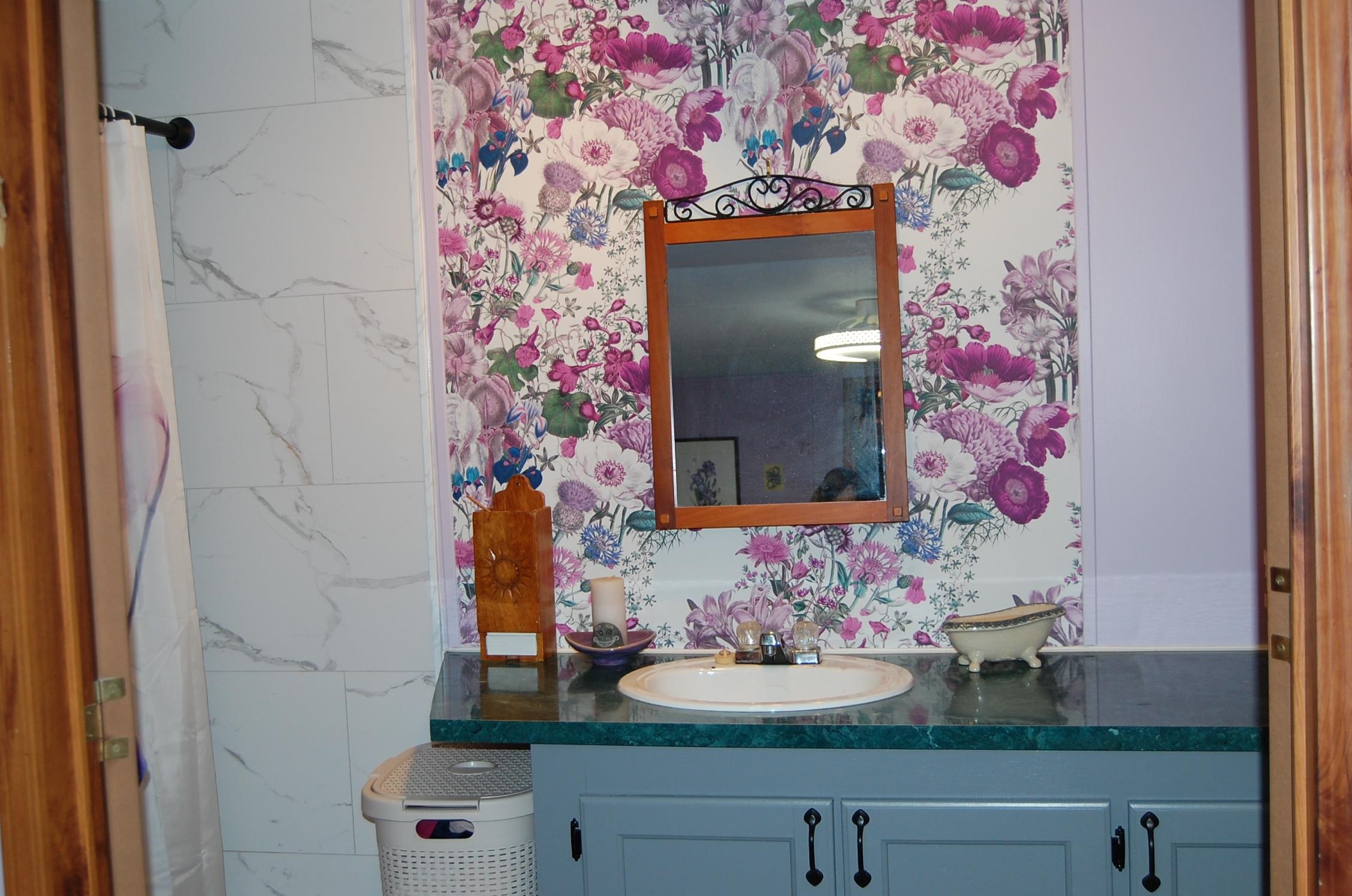 7006 Lake St, Loudon, NH 03307