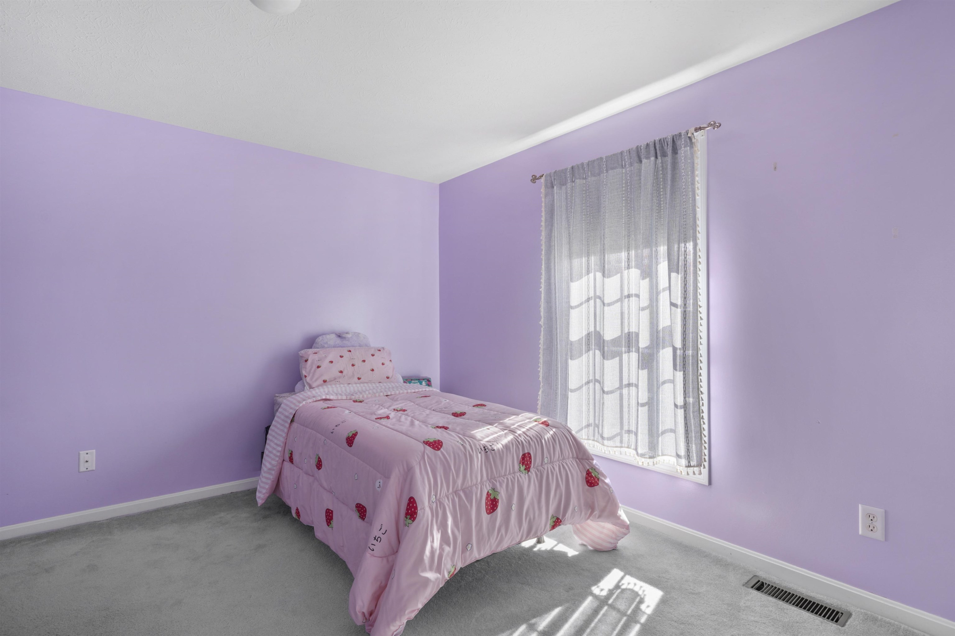 16 Summit Rd, Bedford, NH 03110