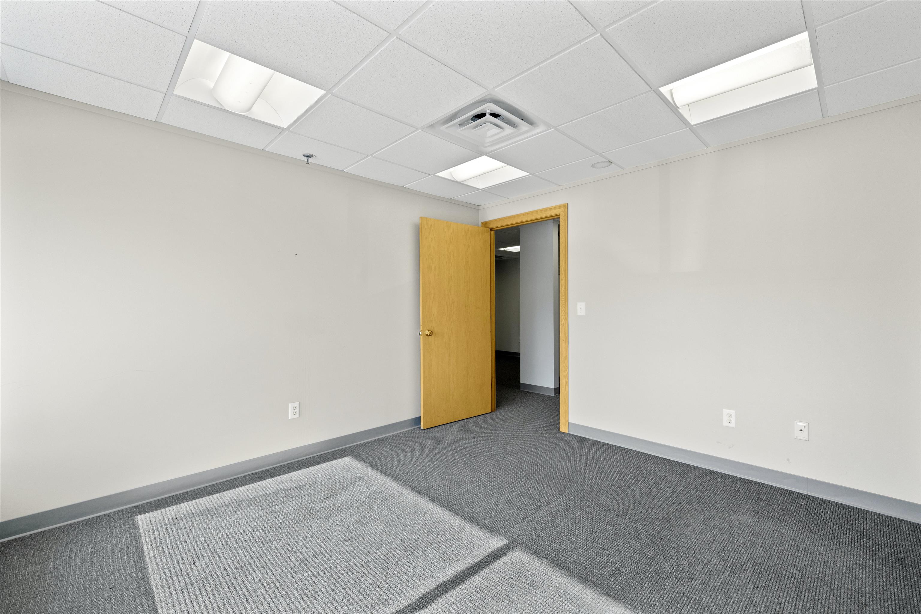 264 North Broadway Rd, Salem, NH 03079