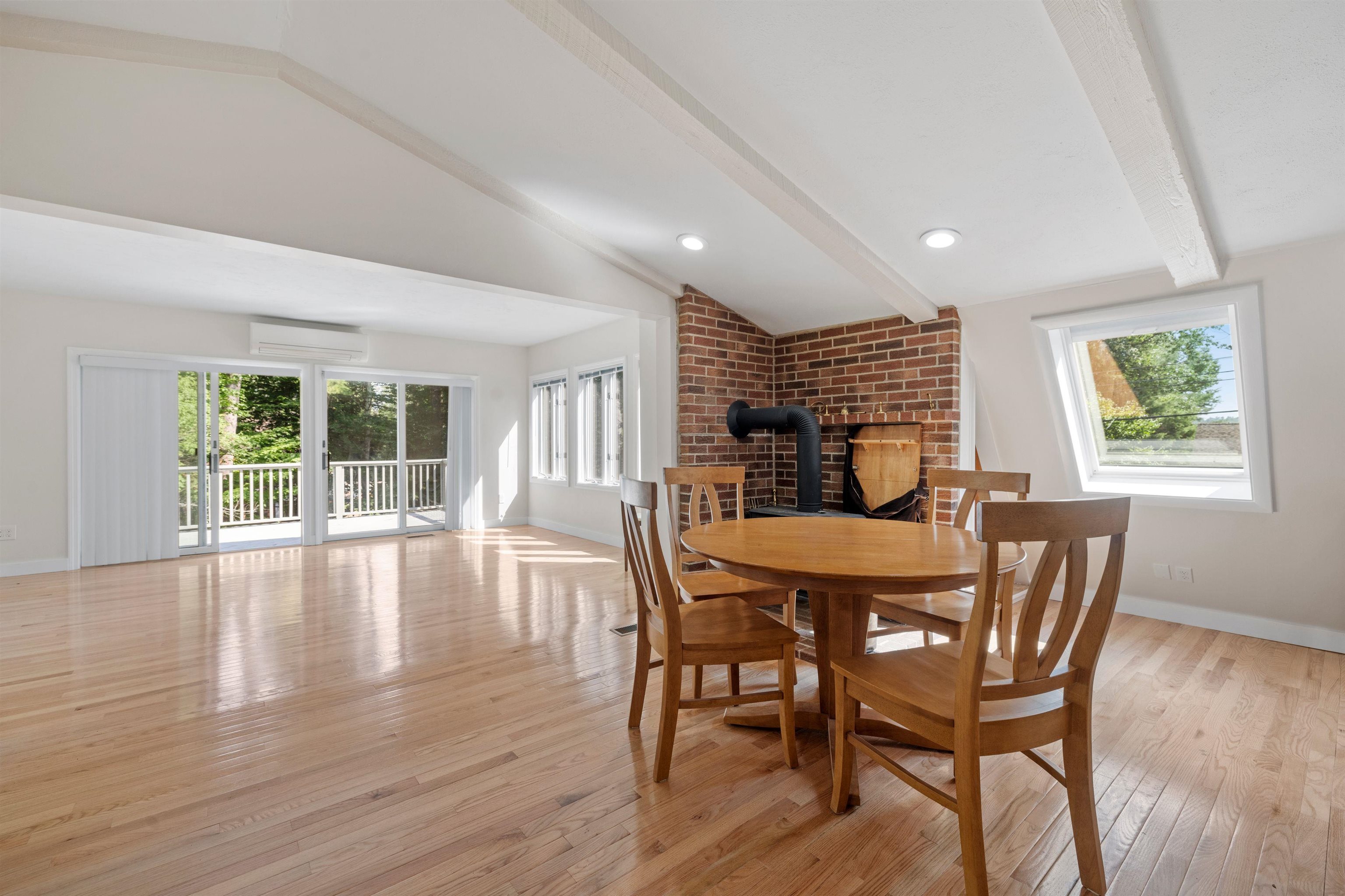 72 Shore Road — photo 3