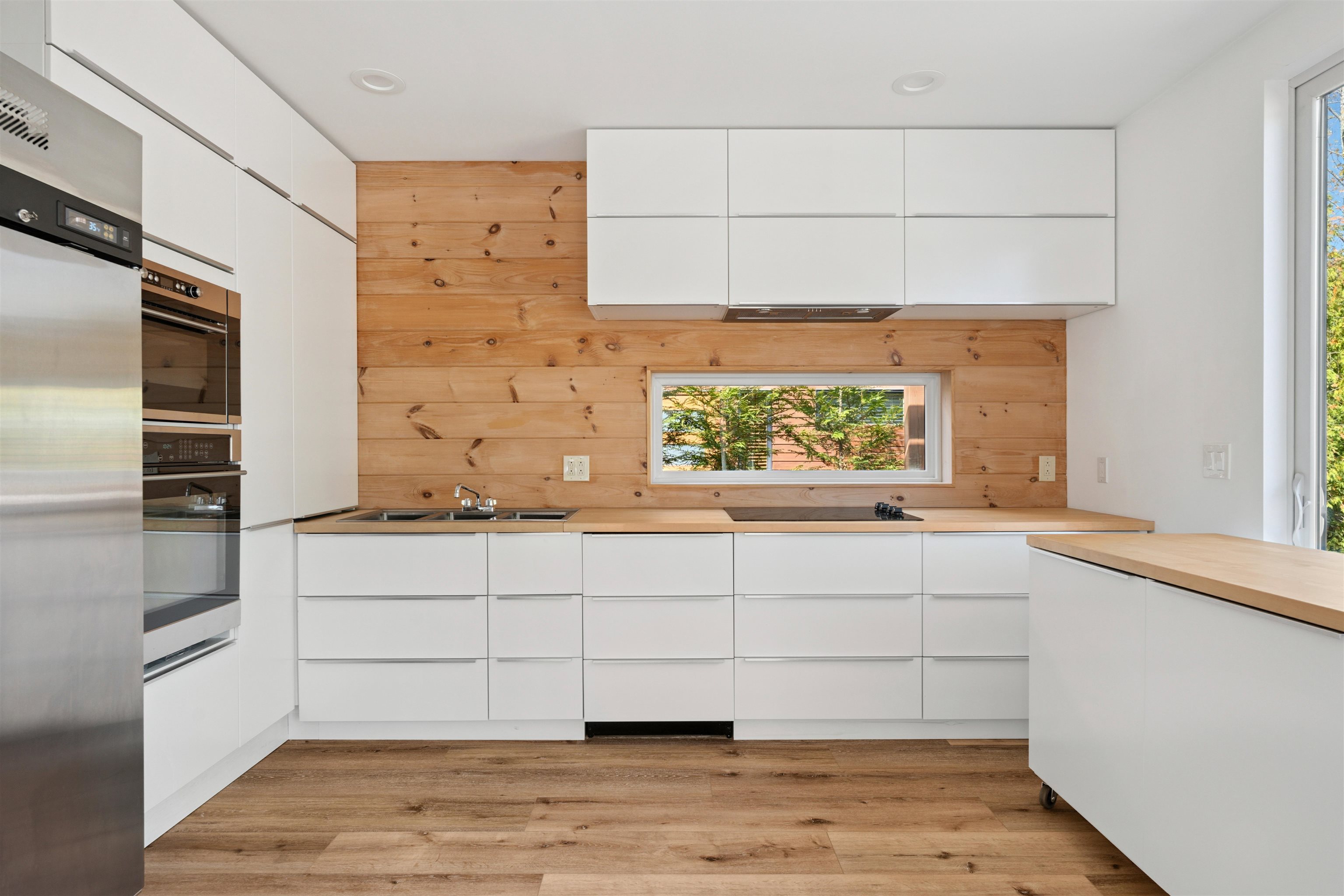 2906 White Mountain Hw, Conway, NH 03860