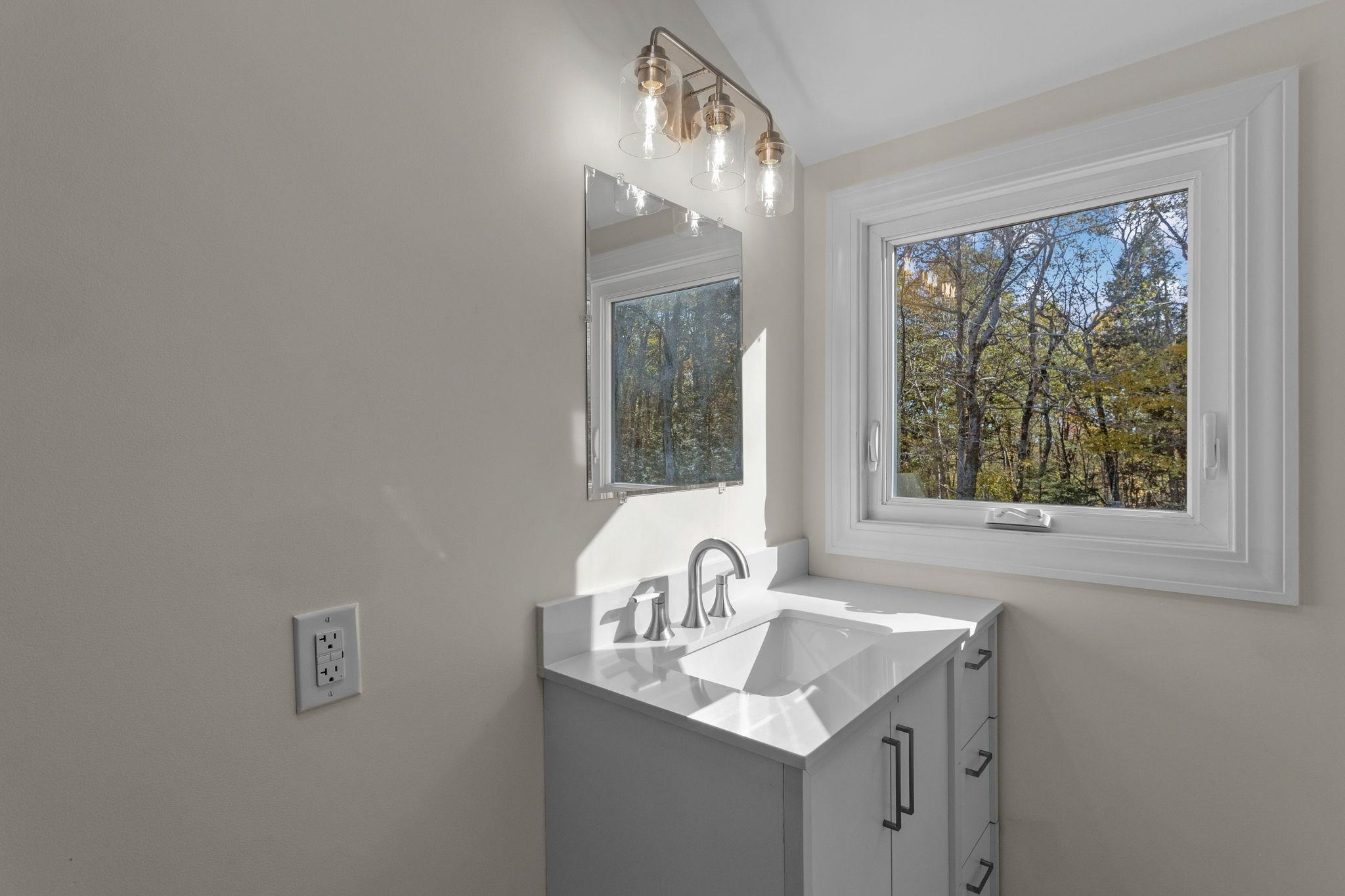 156 Access Rd, Wakefield, NH 03872