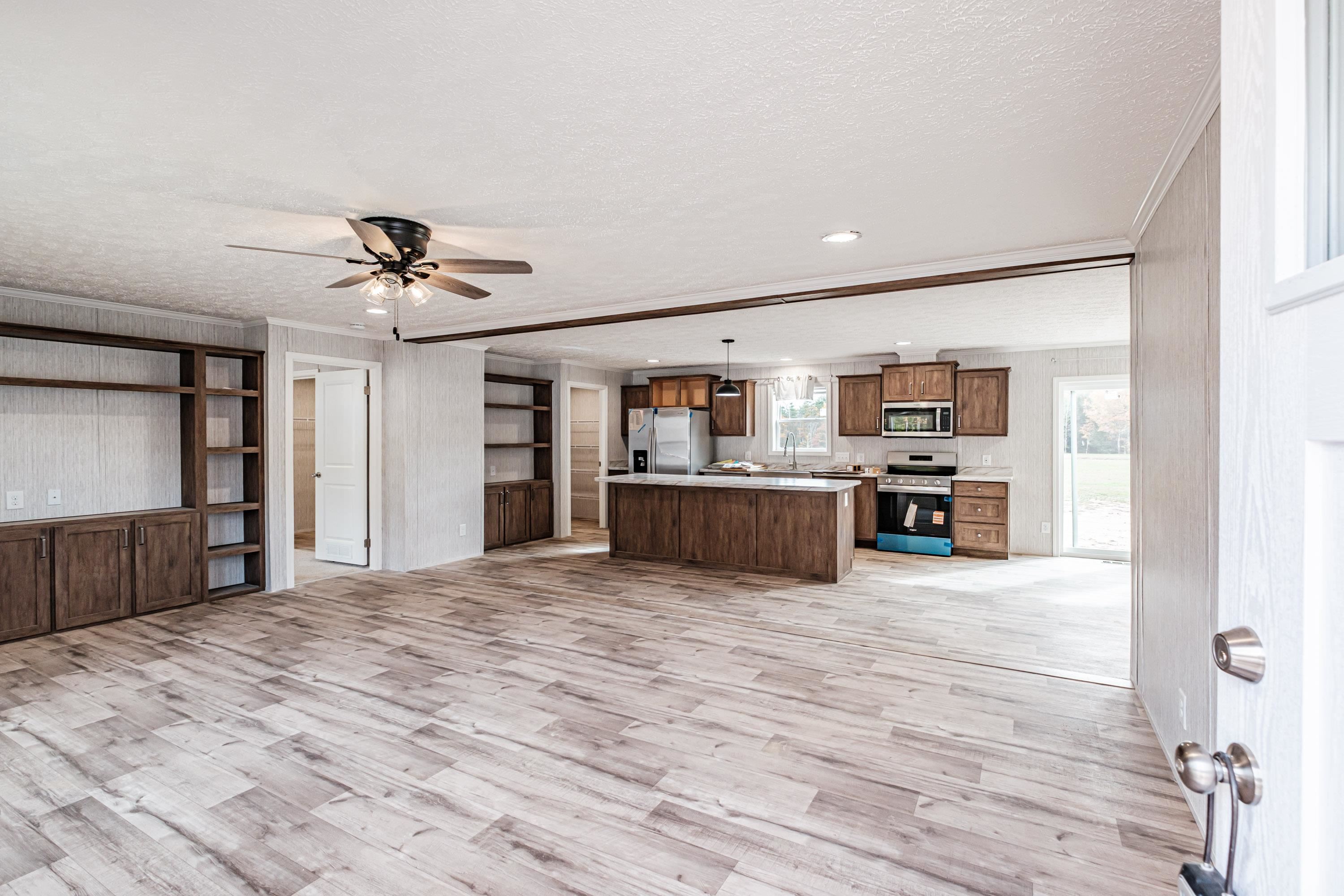 72 Diamondback Dr, Rochester, NH 03867