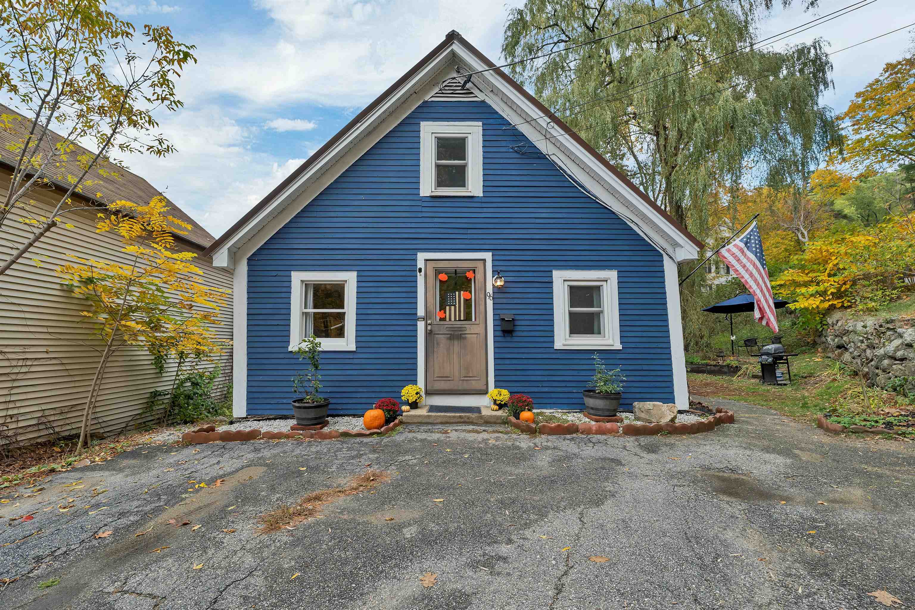 96 Clinton St, Laconia, NH 03246
