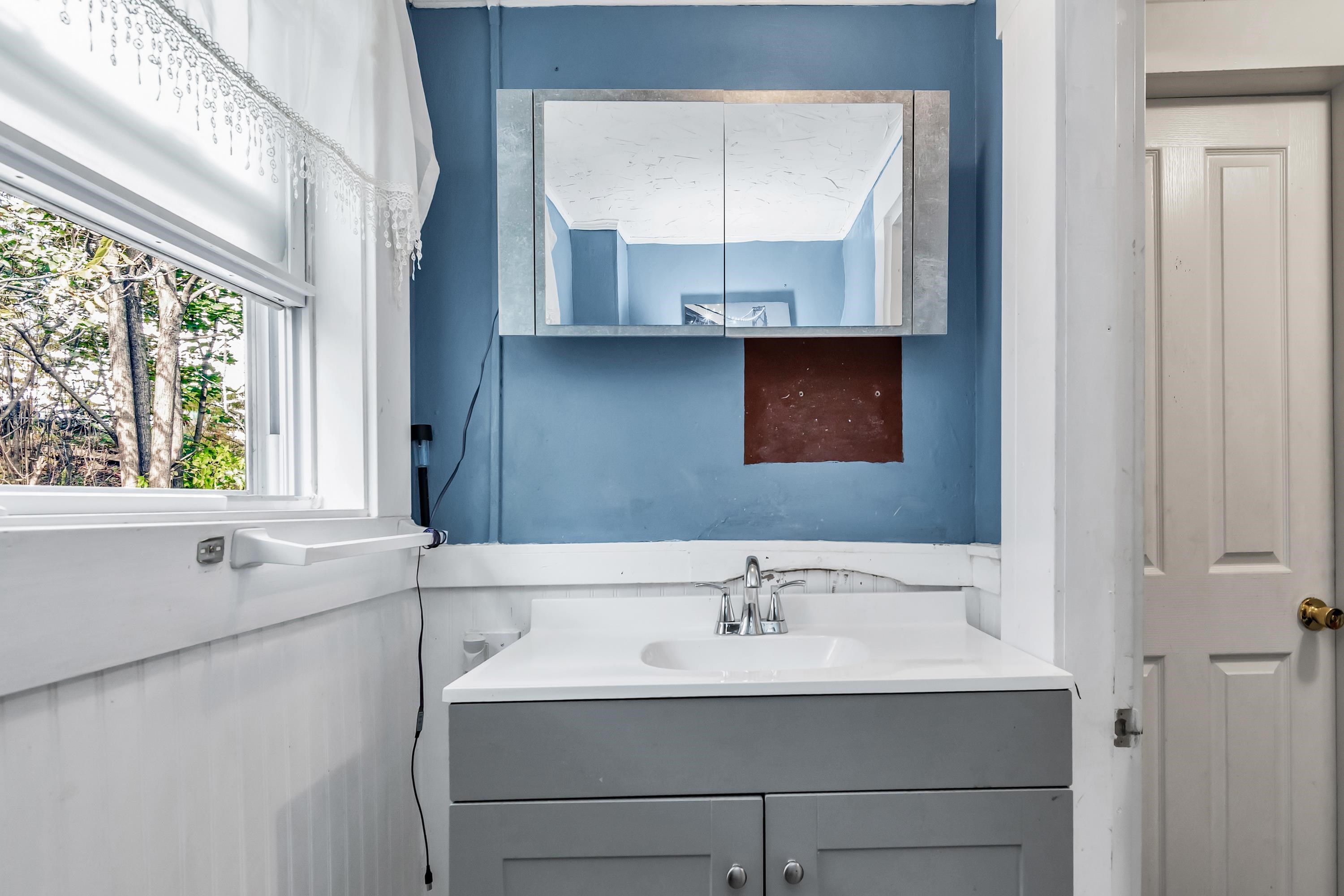 25 Main St, Greenville, NH 03048