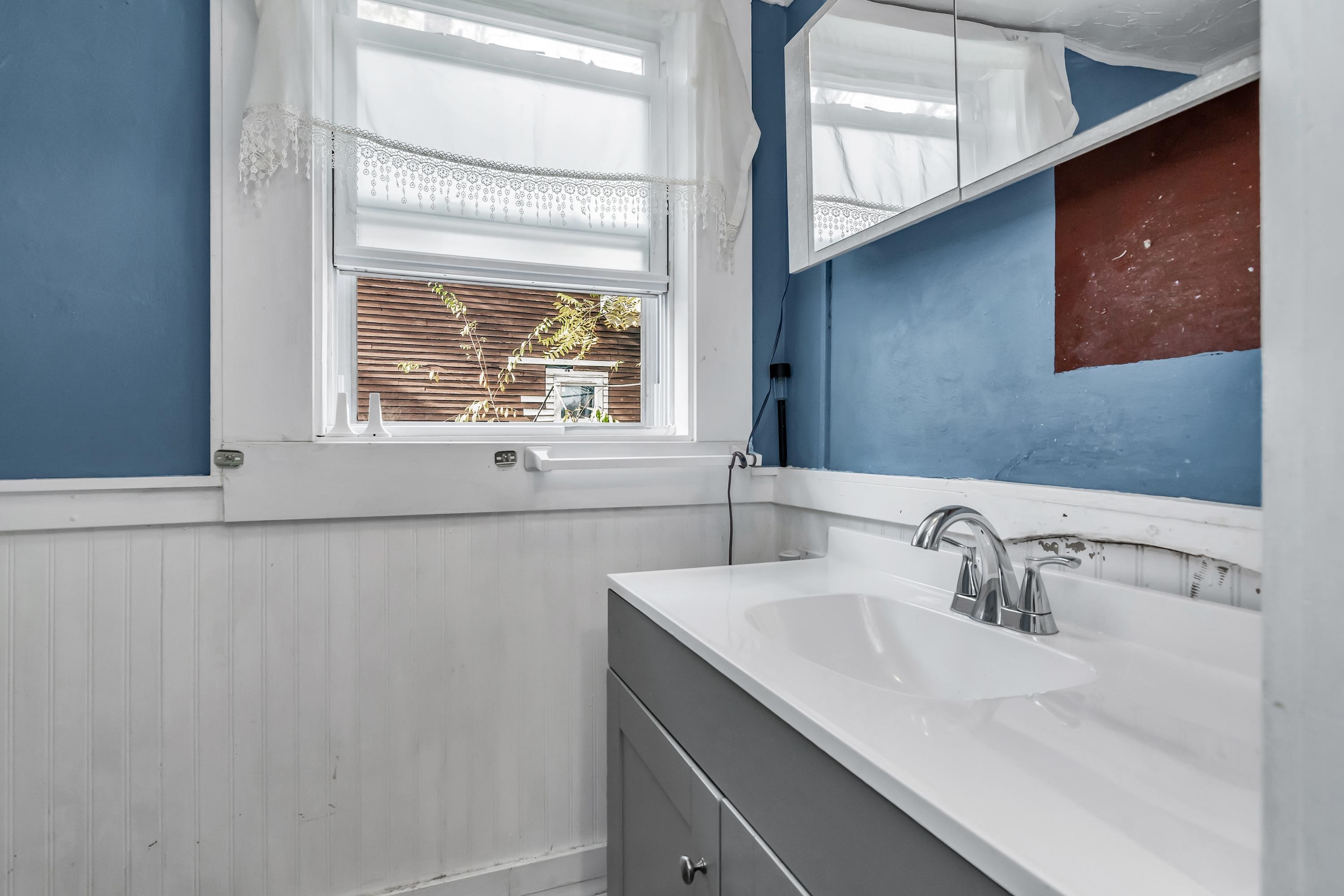 25 Main St, Greenville, NH 03048