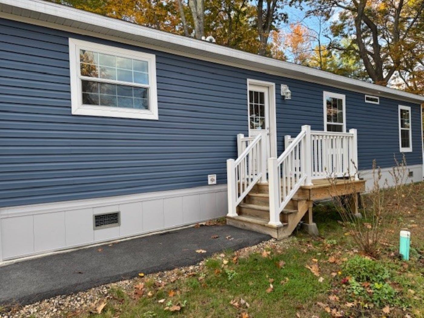 139 Robinhood Dr, Exeter, NH 03833