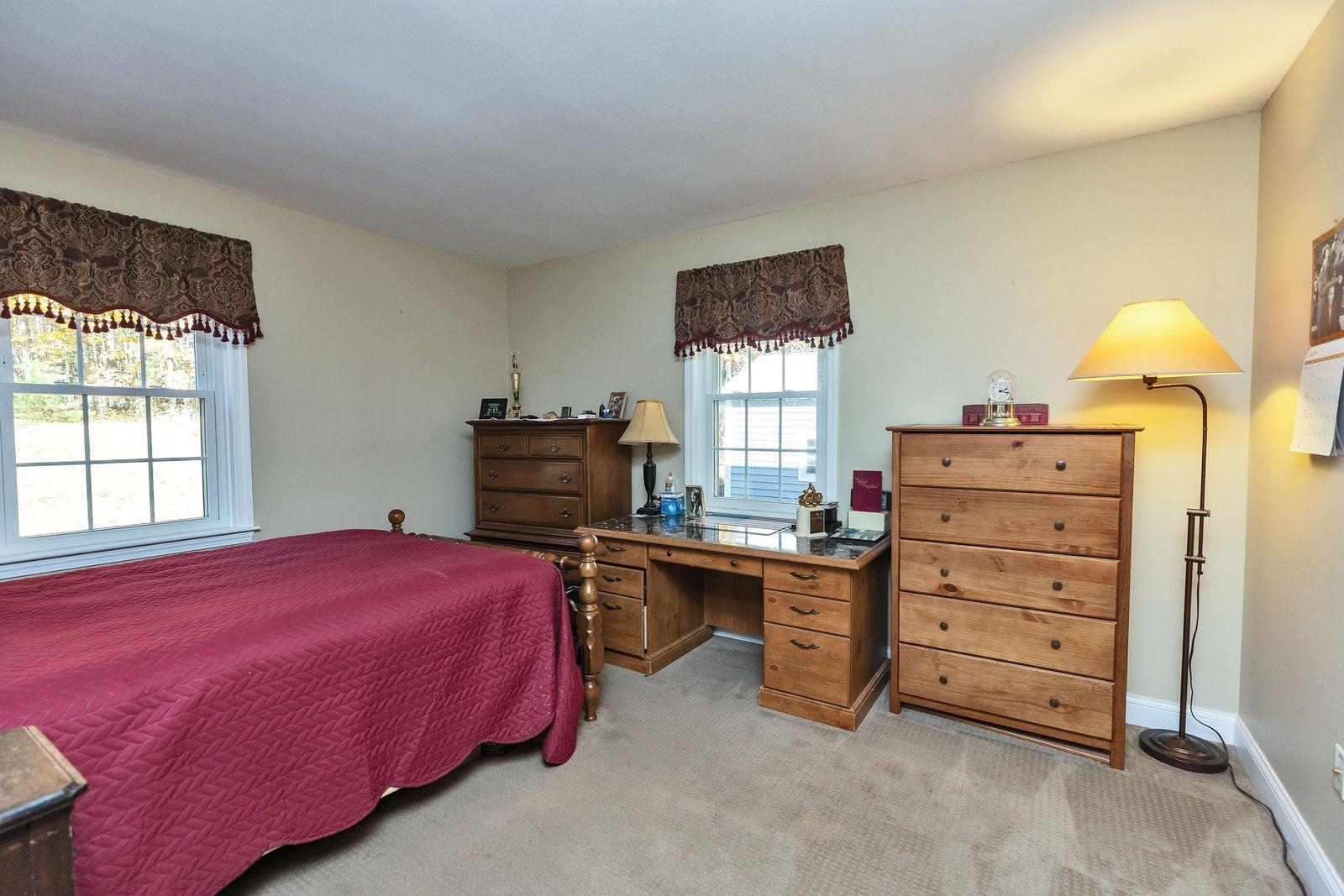 13 Johns Dr, Hooksett, NH 03106