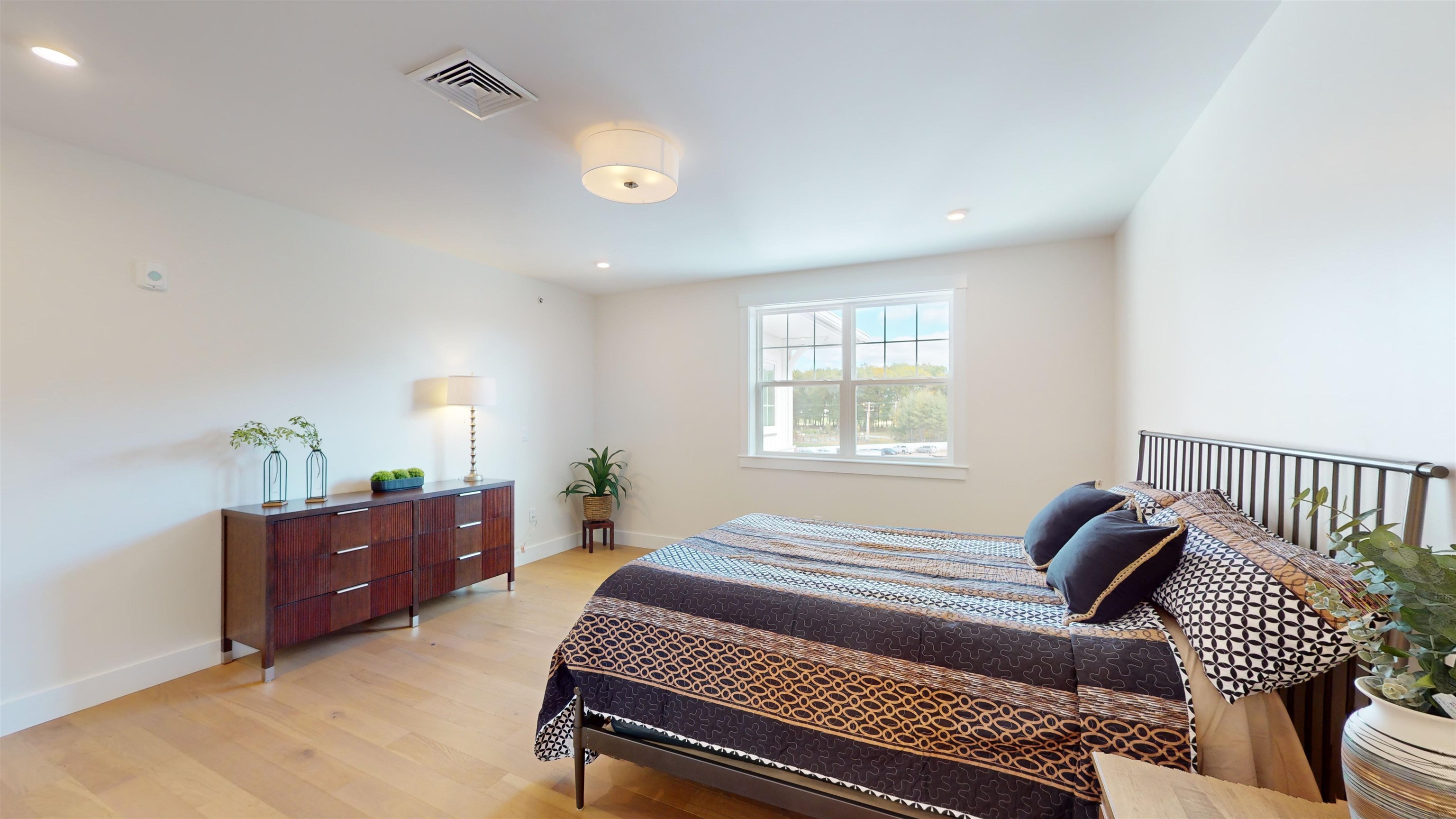 1 Longview Dr, Atkinson, NH 03811