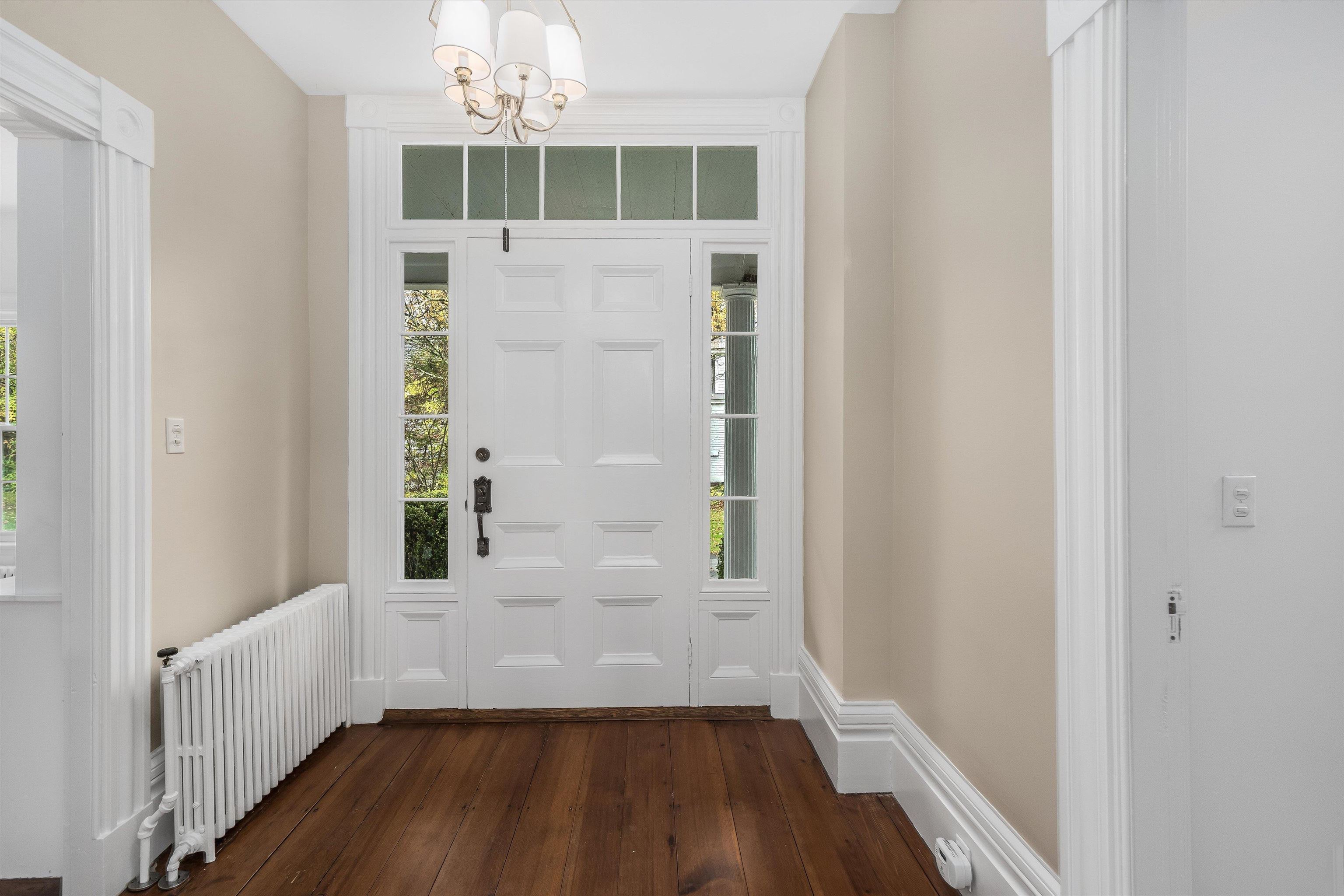 61 Elm St, Walpole, NH 03608